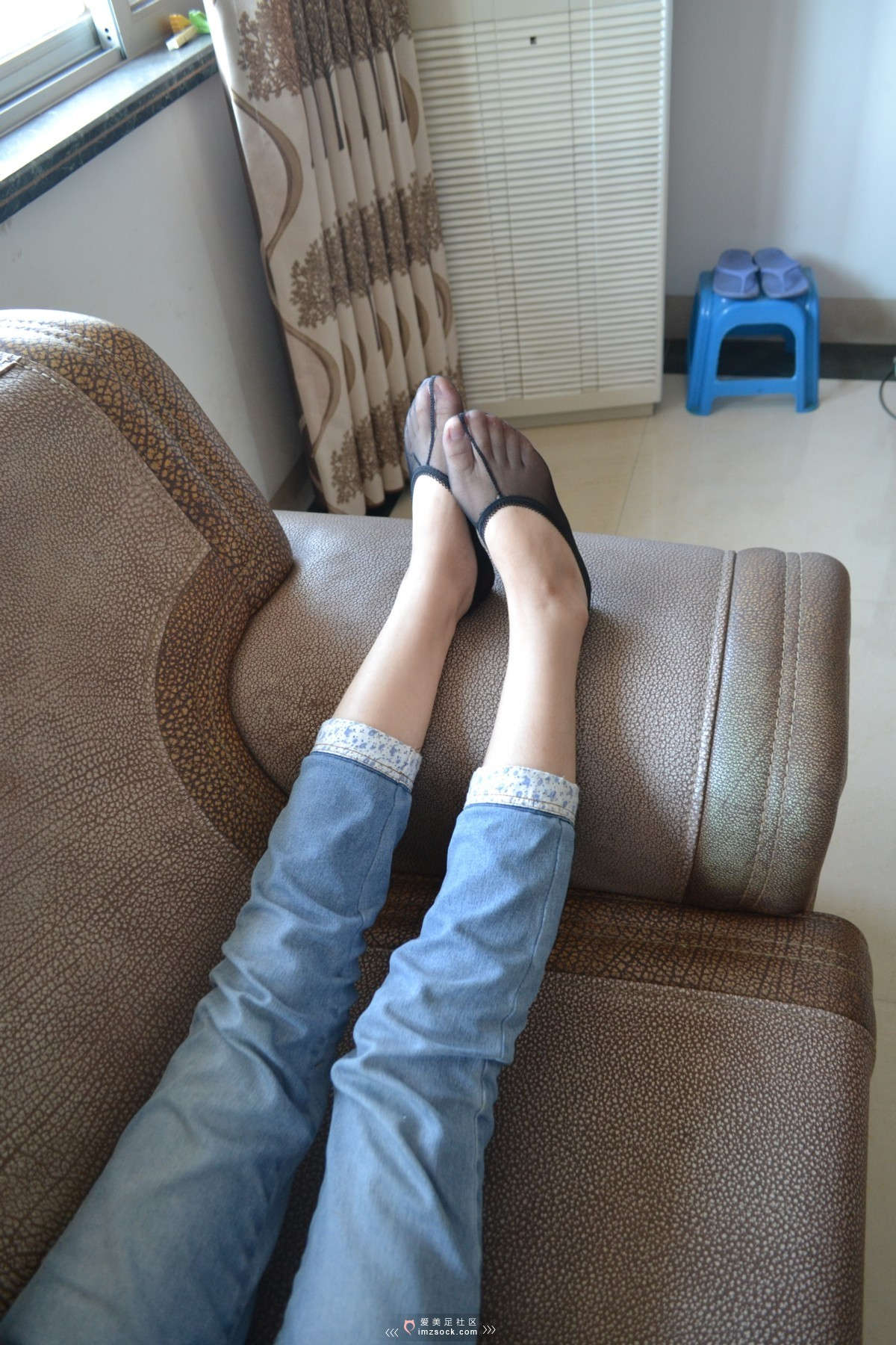图片[2]-MZSOCK-2018 No.280 小女生 懒人帆布鞋黑色蕾丝船袜-日更街拍
