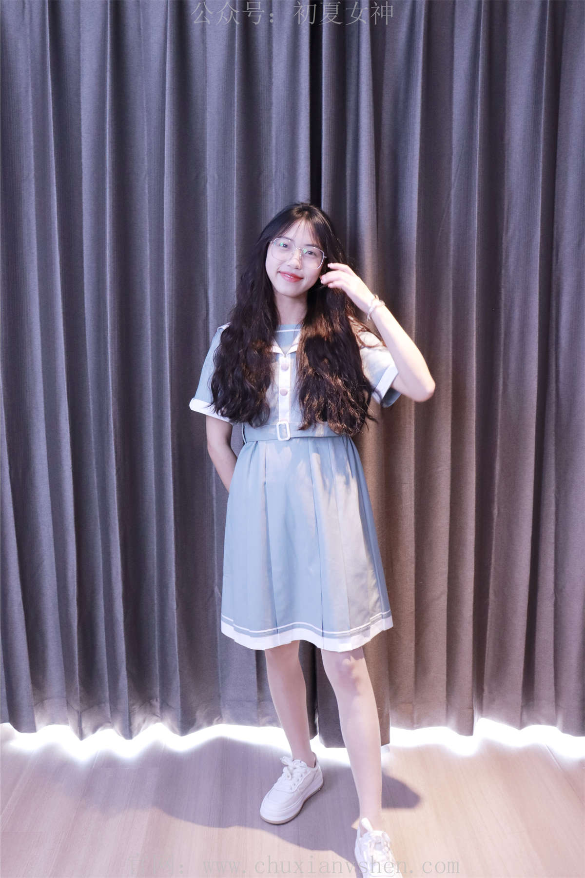 初夏女神 No.008 雪糕 浅蓝色JK裙搭配小白鞋-日更街拍