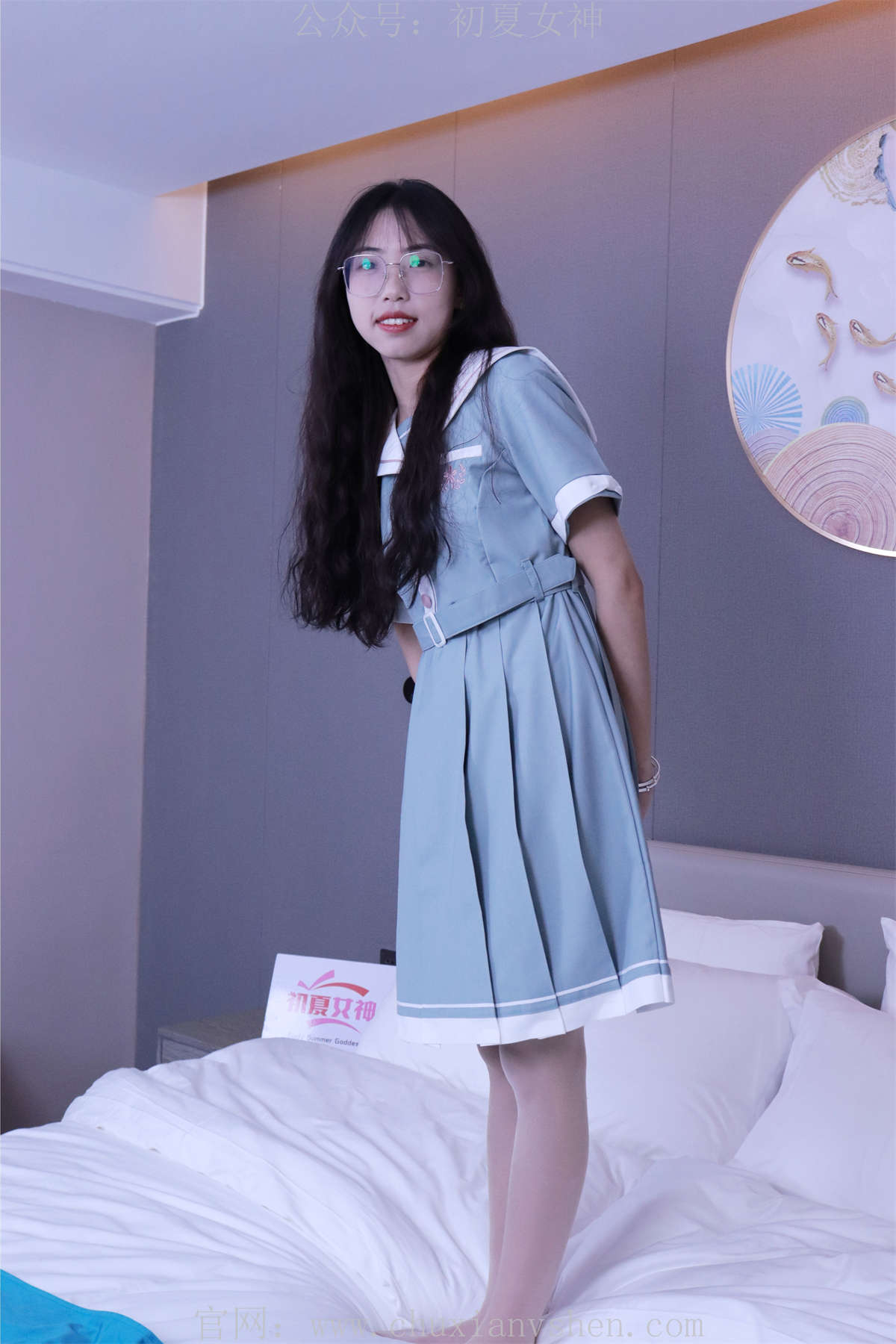 图片[2]-初夏女神 No.008 雪糕 浅蓝色JK裙搭配小白鞋-日更街拍