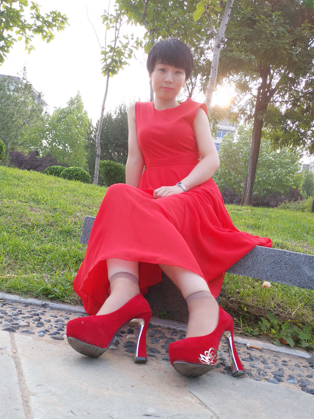 图片[2]-学妹校园寝室短丝系列022期 冯婷-日更街拍