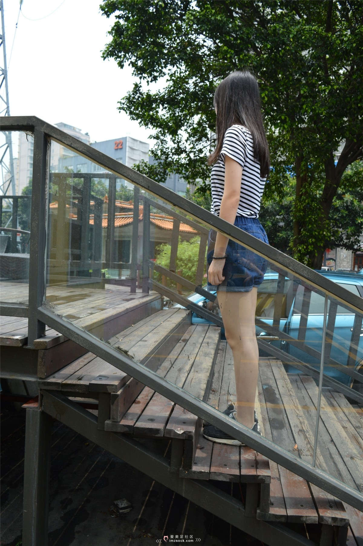 图片[2]-MZSOCK-2018 No.282 可爱清纯运动鞋热裤嫩脚女生-日更街拍