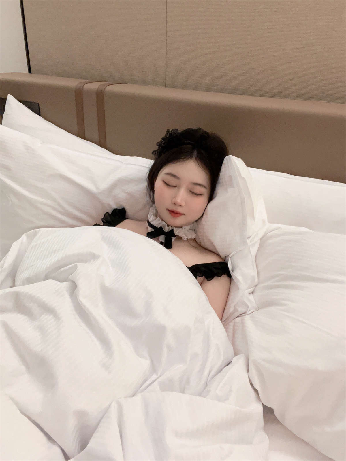 图片[2]-是依酱呀No.71 女仆套装-日更街拍