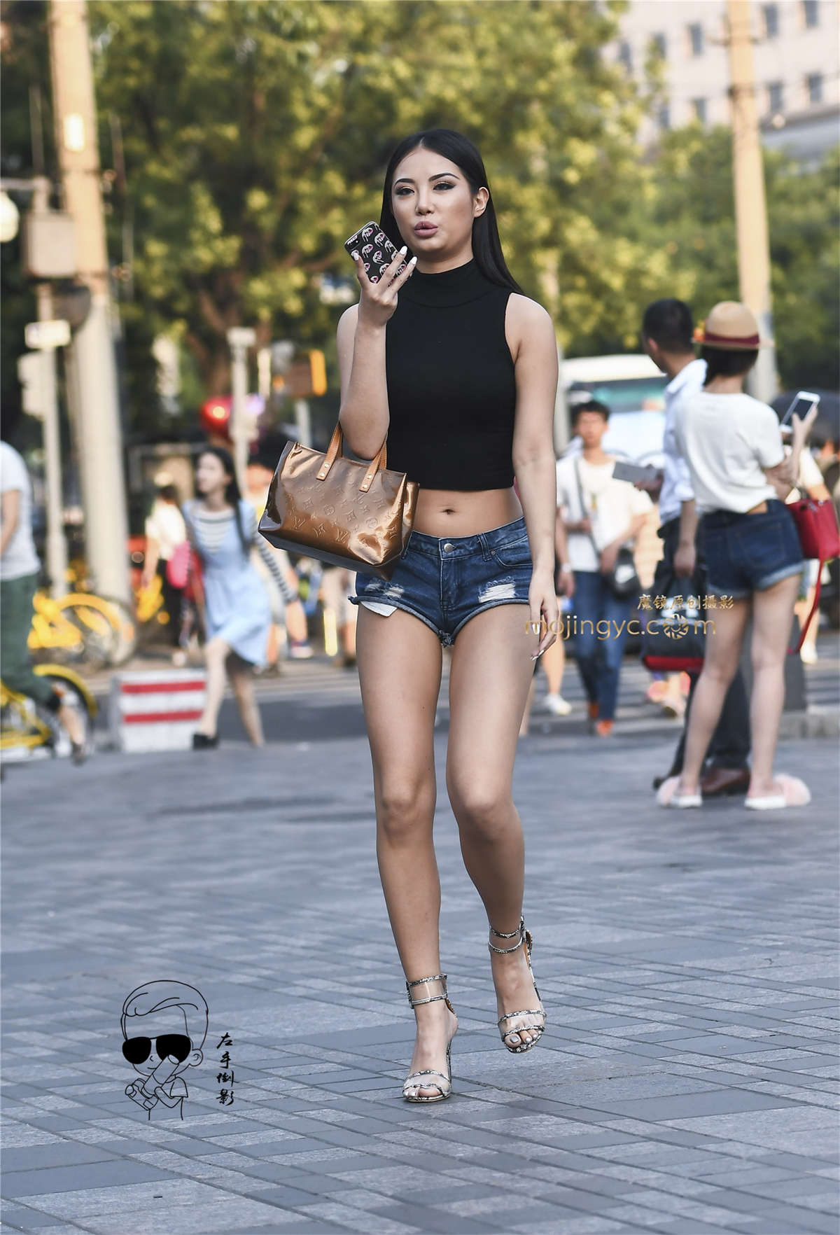 热裤大长腿-日更街拍