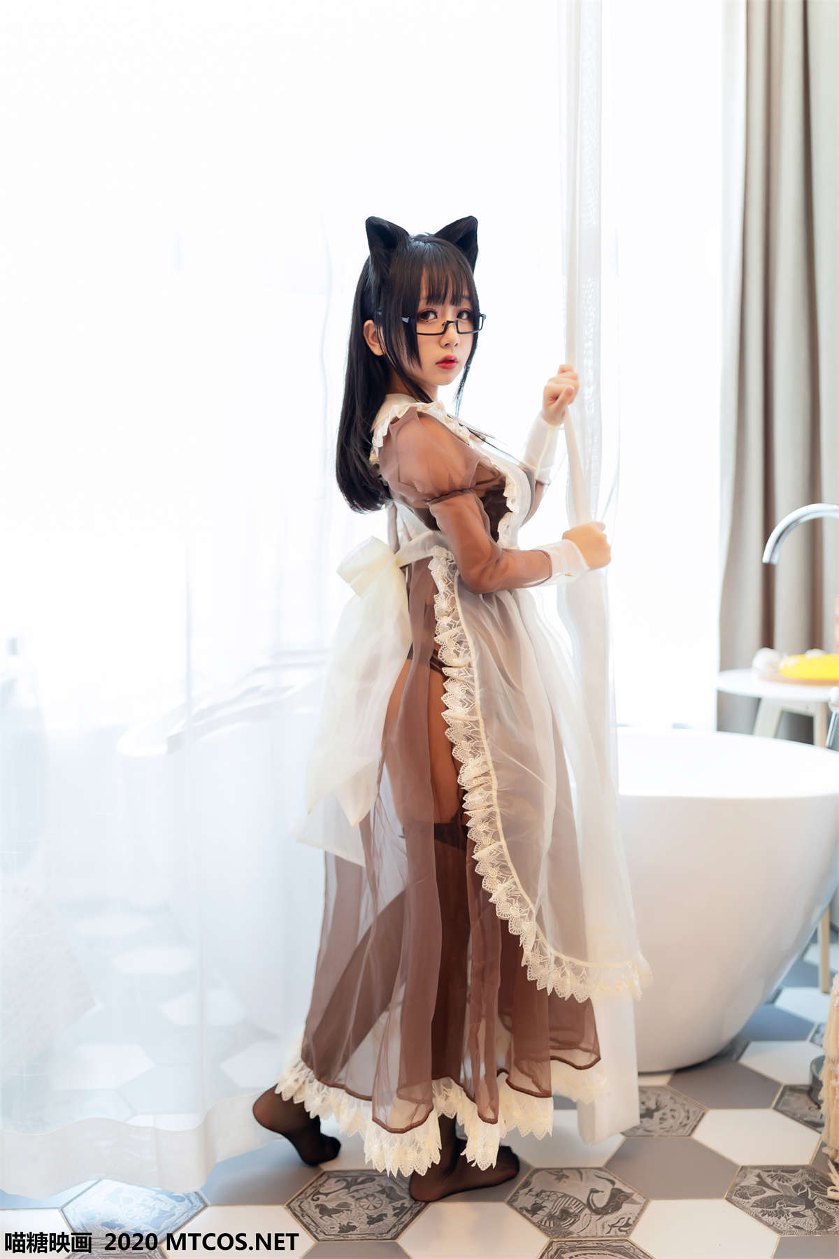 喵糖映画 VOL.125 棕色透明女仆-日更街拍