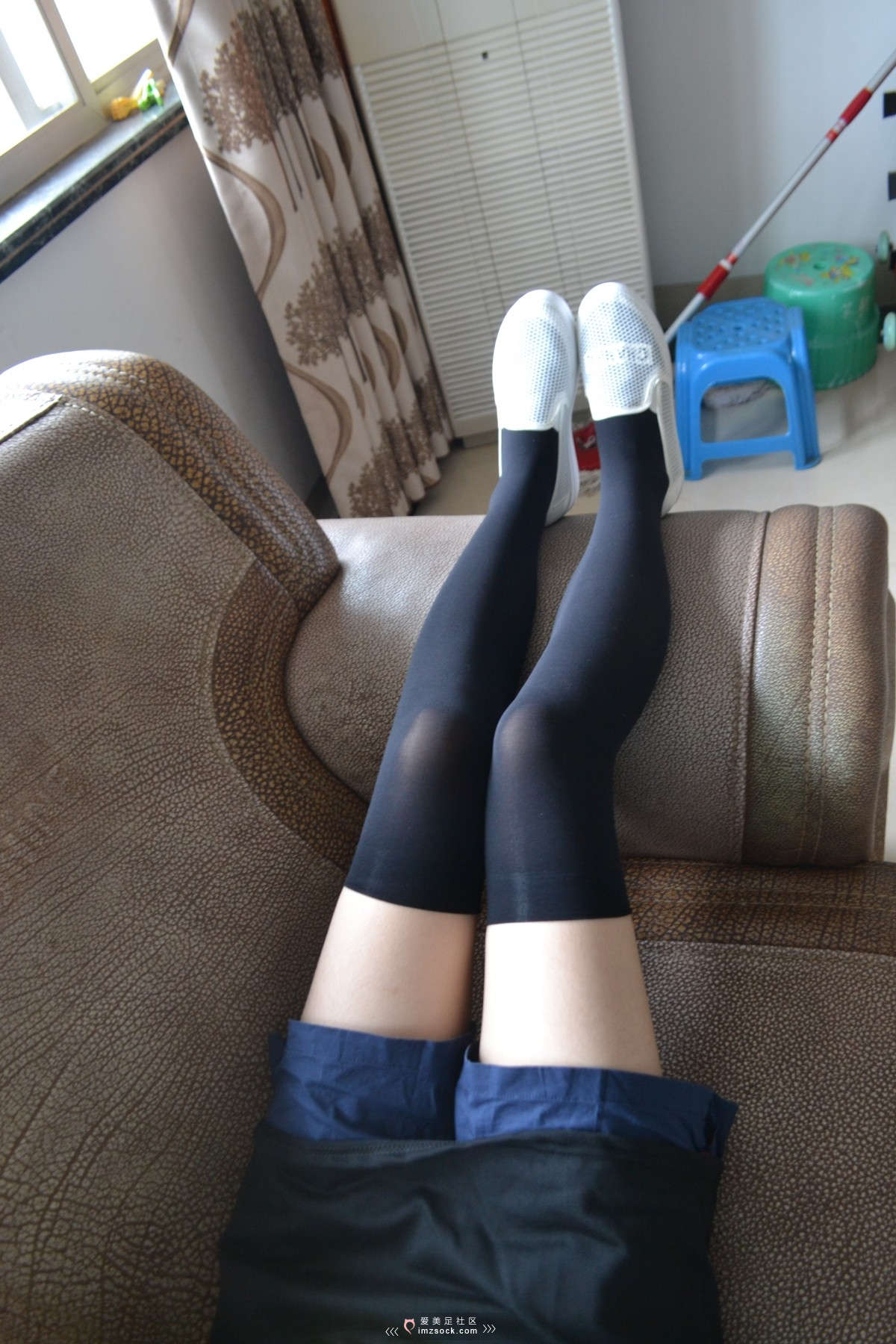 图片[2]-MZSOCK-2018 No.284 小女生 松糕鞋 船袜黑丝-日更街拍