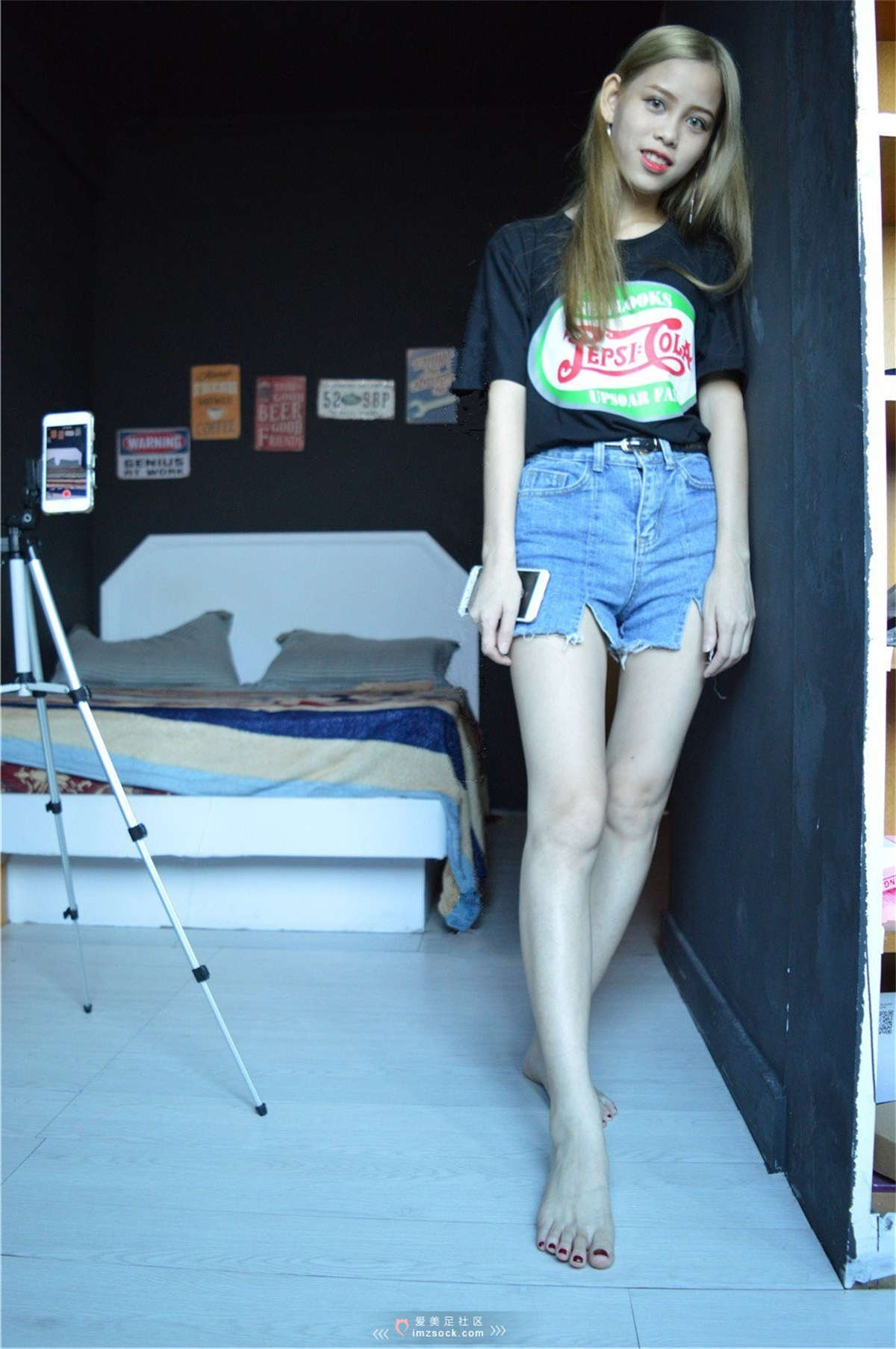 MZSOCK-2018 No.285 俄罗斯妹子 性感 肉丝红指甲 脚丫嫩-日更街拍