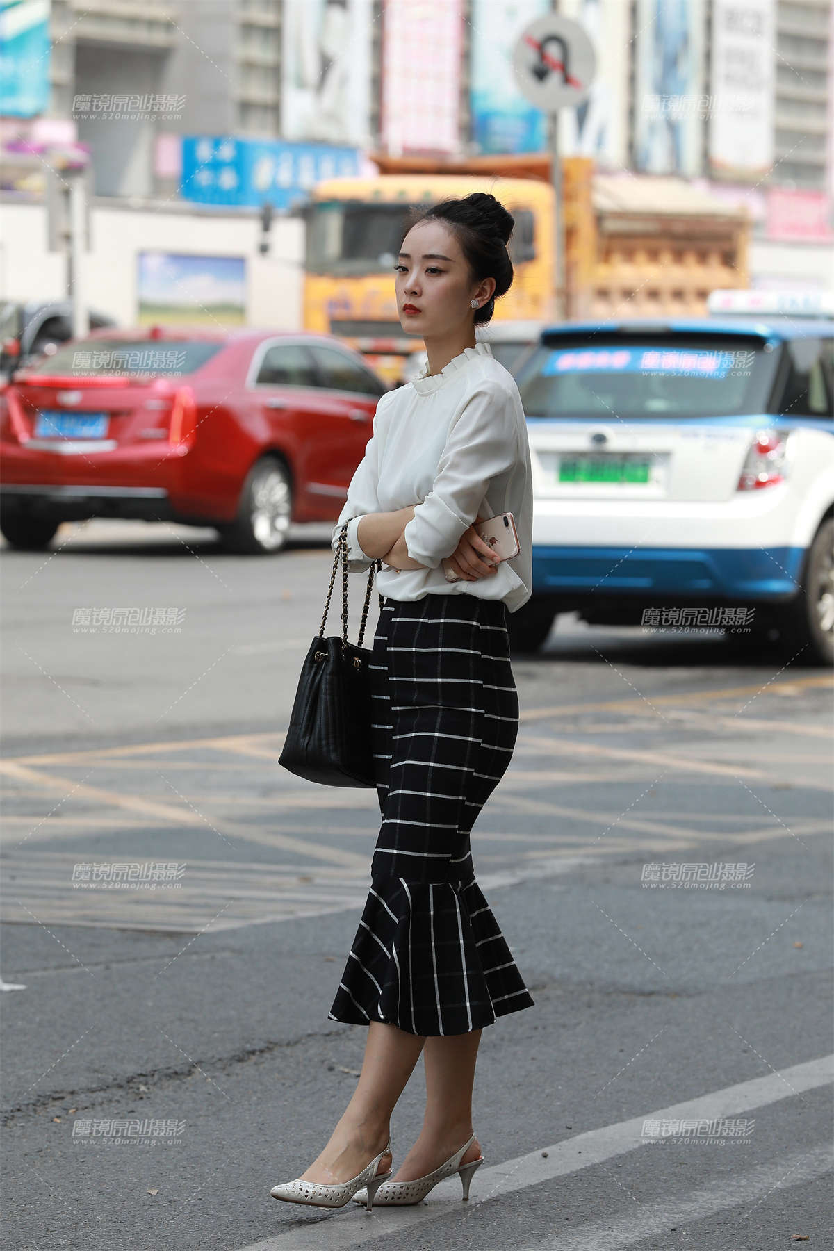 在等车的裹臀__-日更街拍