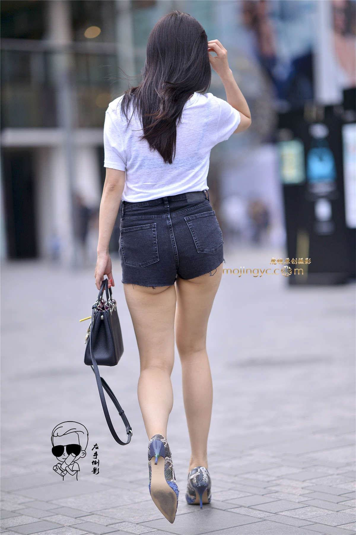 图片[2]-热裤美臀大长腿-日更街拍