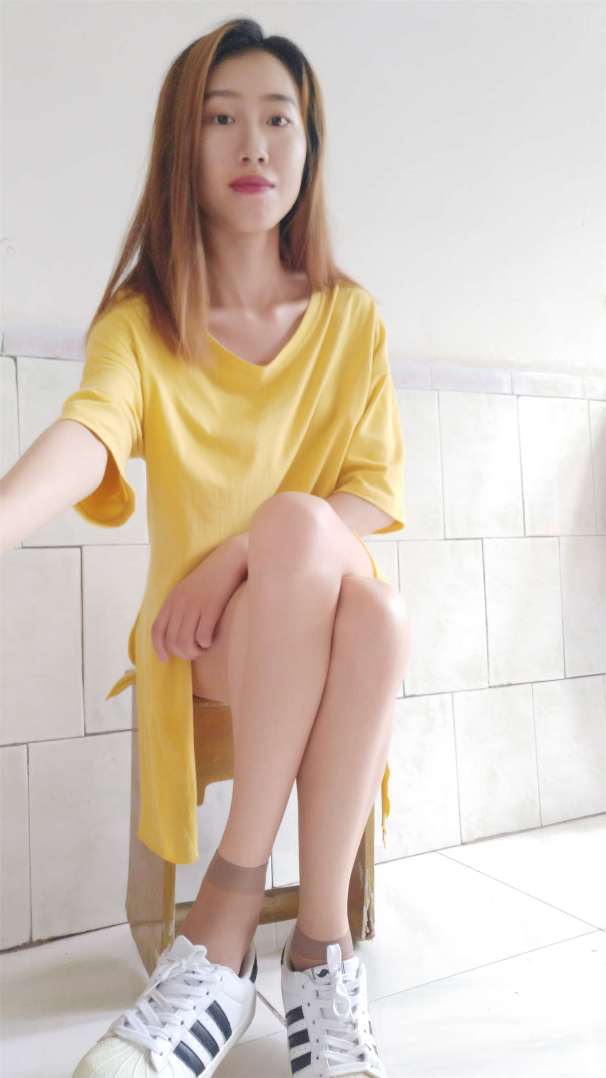 图片[2]-学妹校园寝室短丝系列026期 刘静-日更街拍