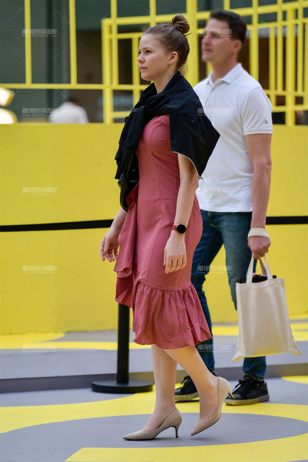 图片[2]-★微微丰腴红裙美女-日更街拍