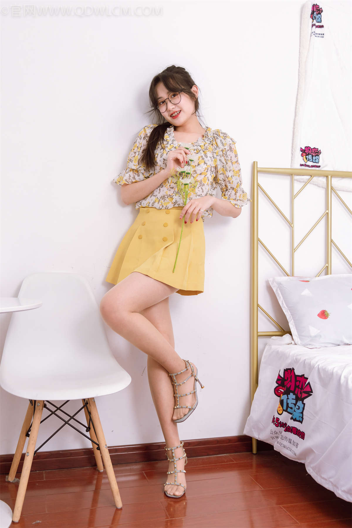 物恋传媒 NO.1087 小敏-橙色思念-日更街拍