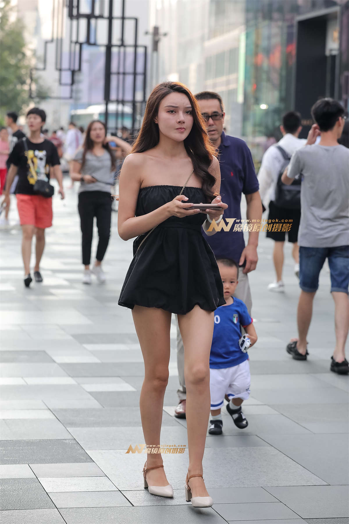 【凯恩赛帖】俏丽清新 笑容格外迷人-日更街拍