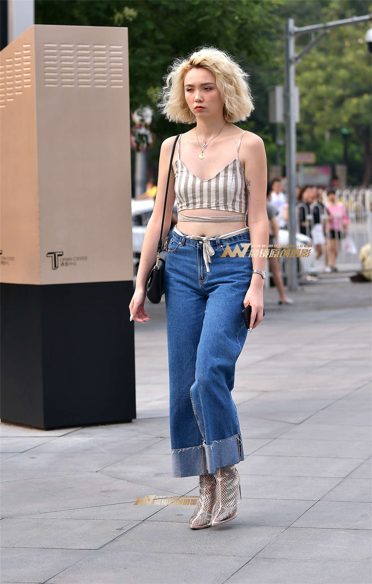 图片[2]-左手倒影赛贴_美丽性感大模过马路-日更街拍