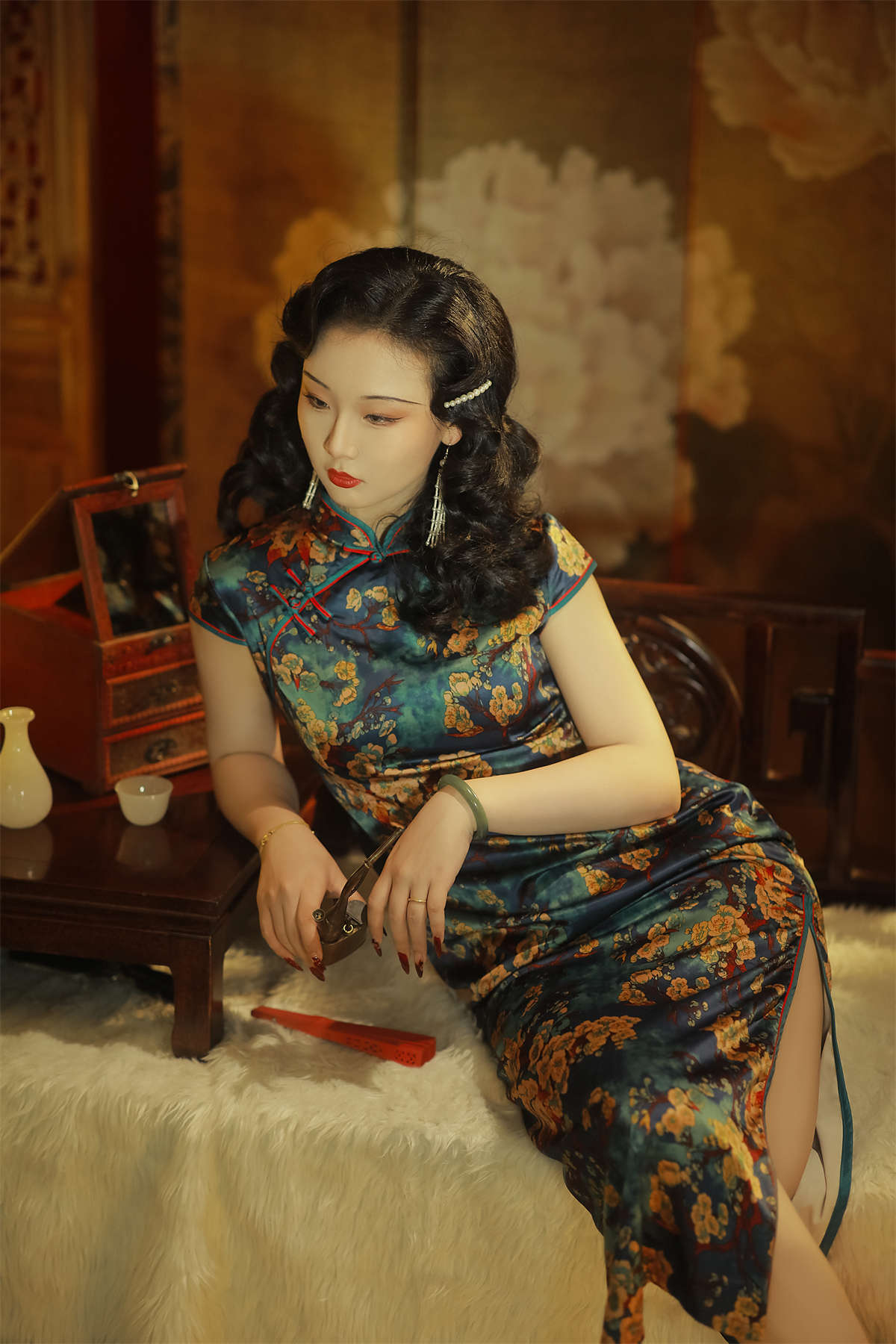 YITUYU艺图语 2023.10.11 纸醉金迷 Cecilia-日更街拍