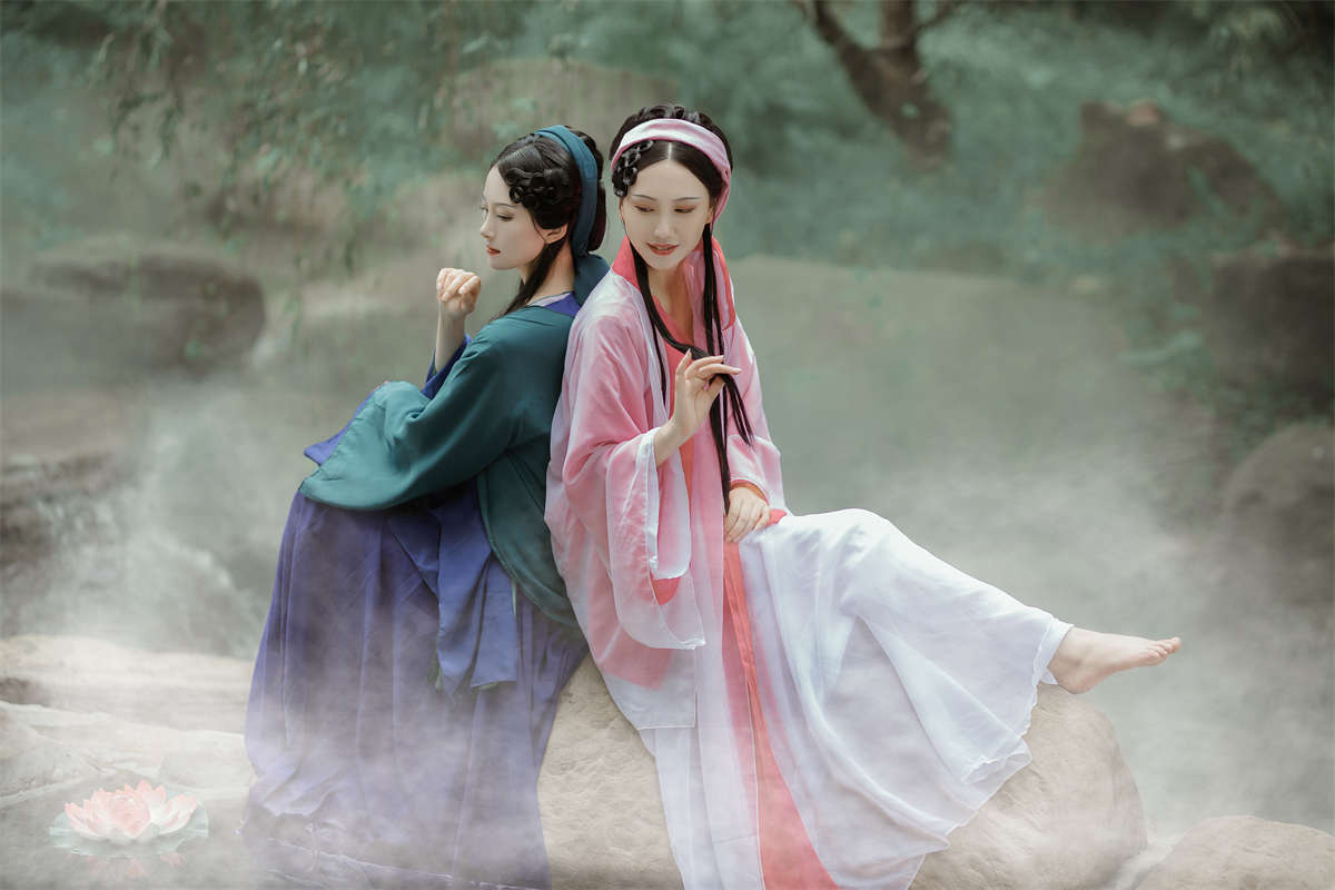 图片[2]-YITUYU艺图语 2021.09.03 青白 翰音-日更街拍