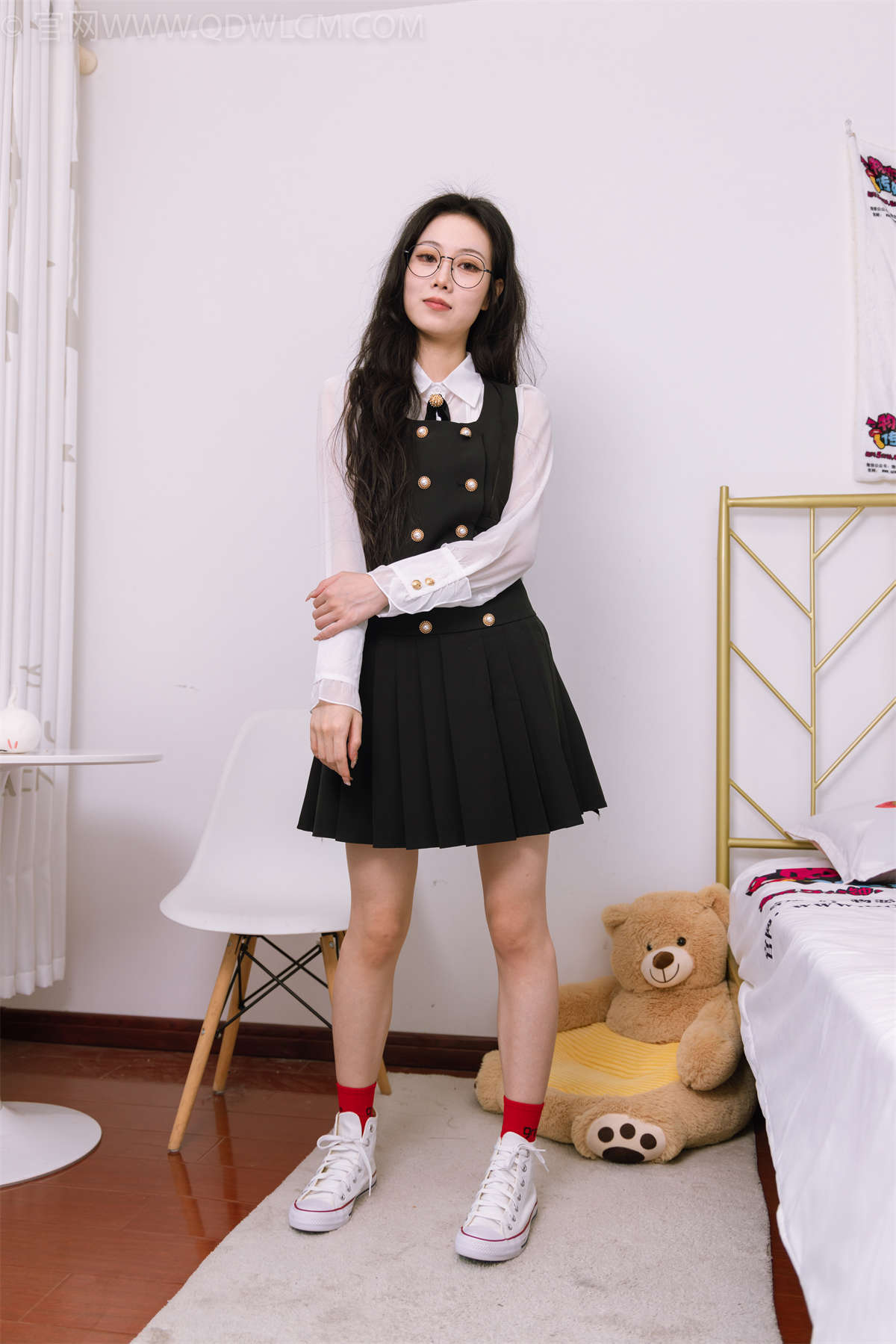 物恋传媒 NO.1443 康康-兔年小红袜-日更街拍