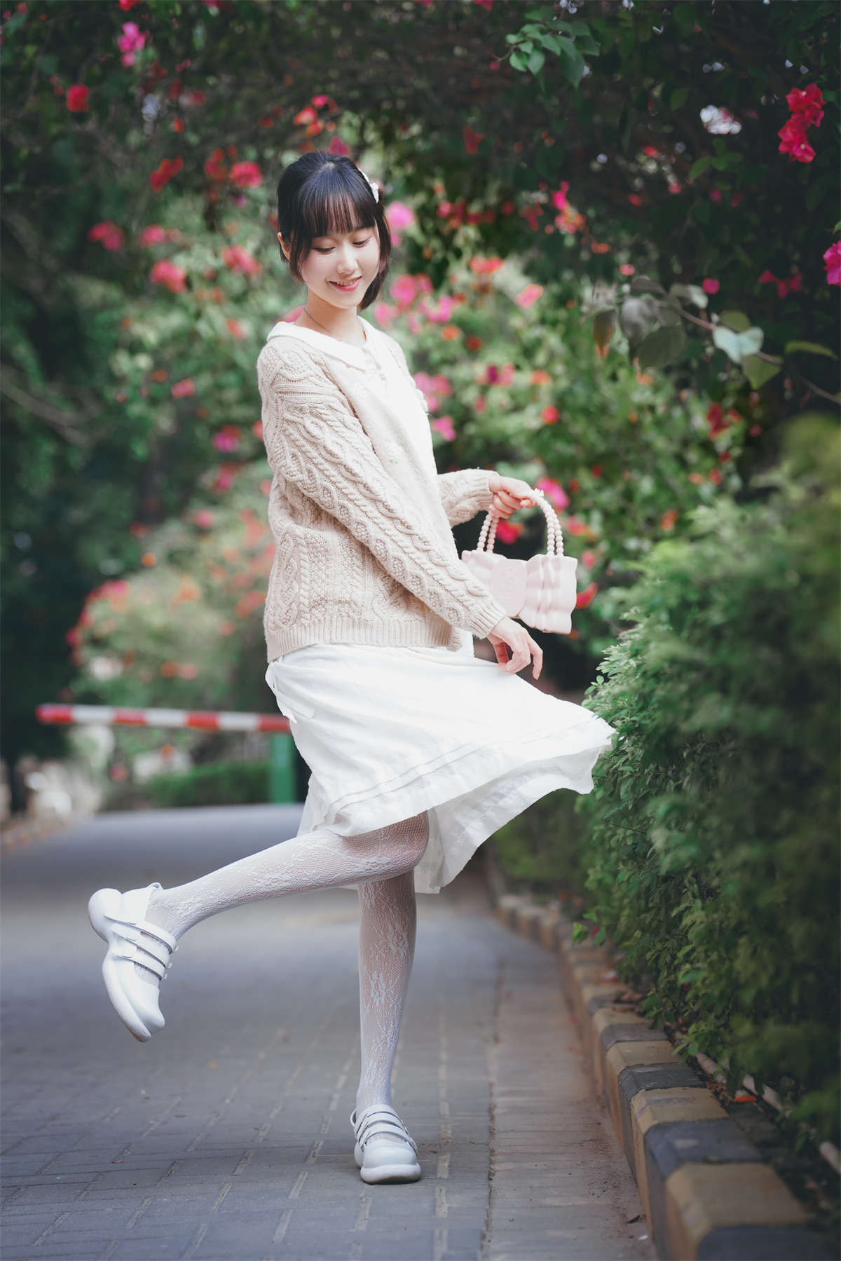 YITUYU艺图语 2022.06.29 花与少女 木棉棉OwO-日更街拍