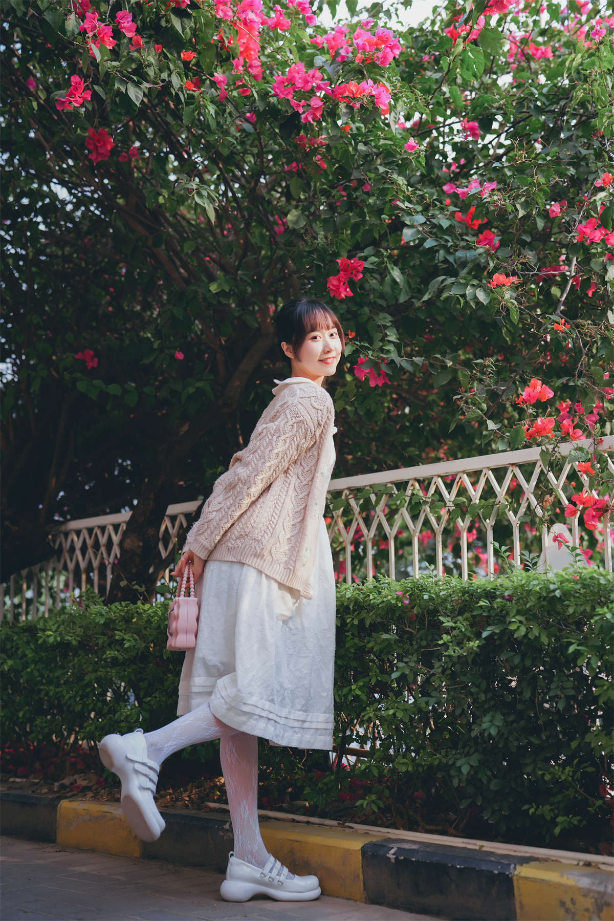 图片[2]-YITUYU艺图语 2022.06.29 花与少女 木棉棉OwO-日更街拍