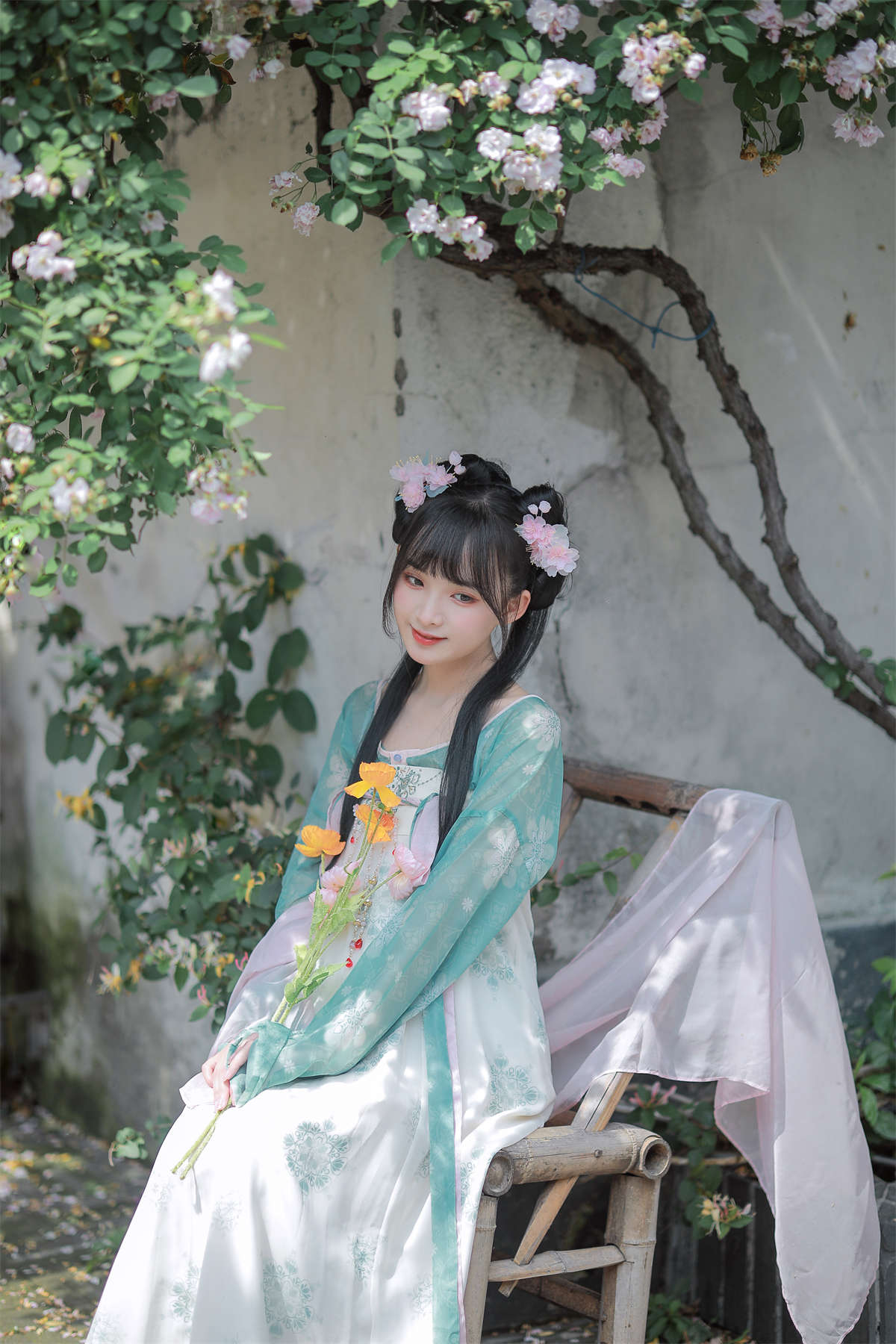 YITUYU艺图语 2022.06.14 渐开荷芰落蔷薇 莉莉崽w-日更街拍