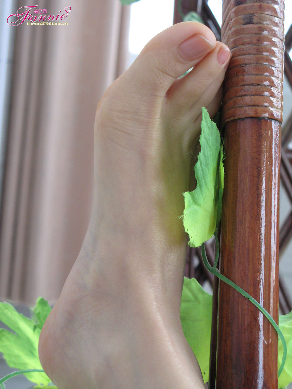 Fannie芬妮美足园NO.445 春日里的那抹新绿-日更街拍