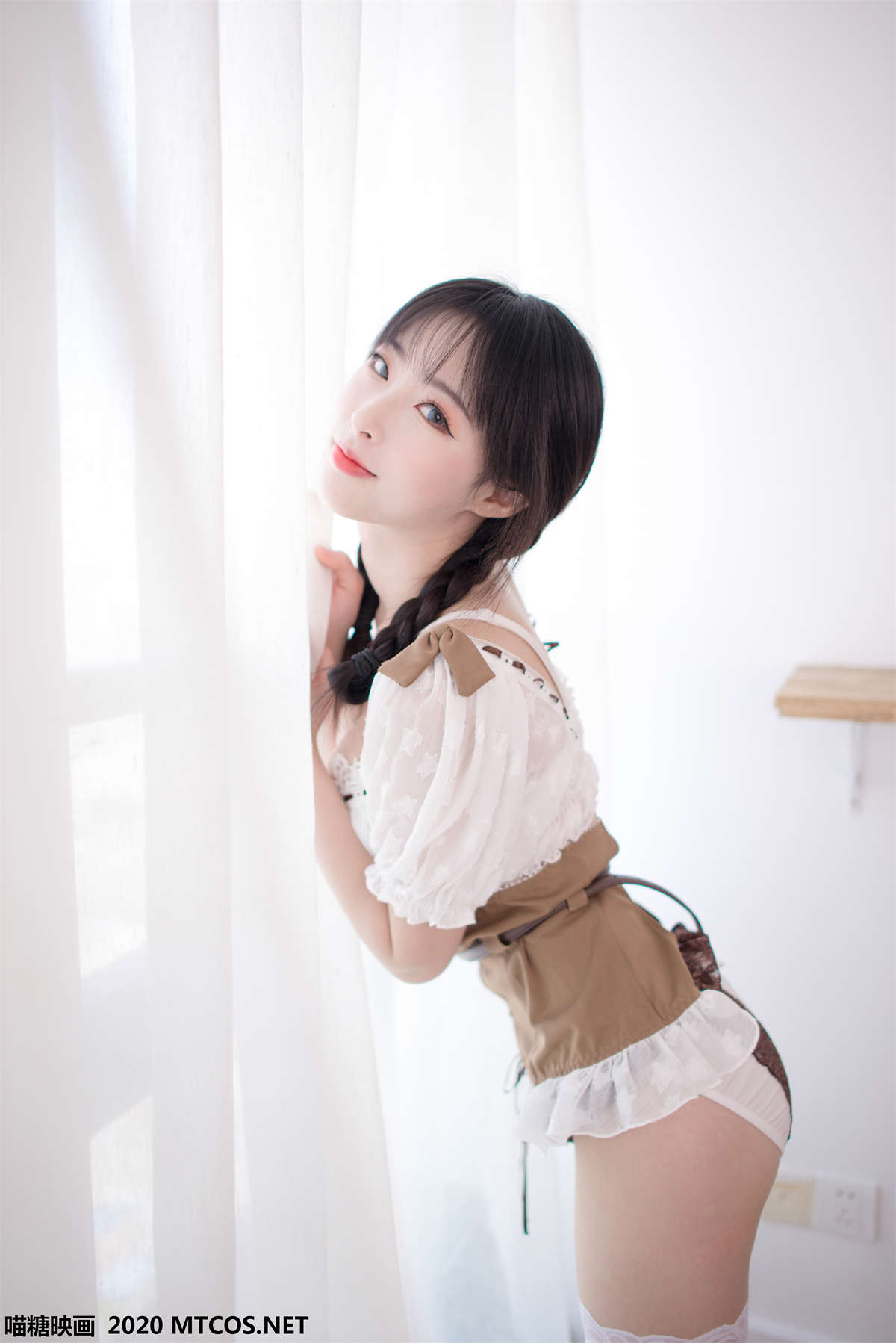 喵糖映画 VOL.130 楚楚动人的女友-日更街拍