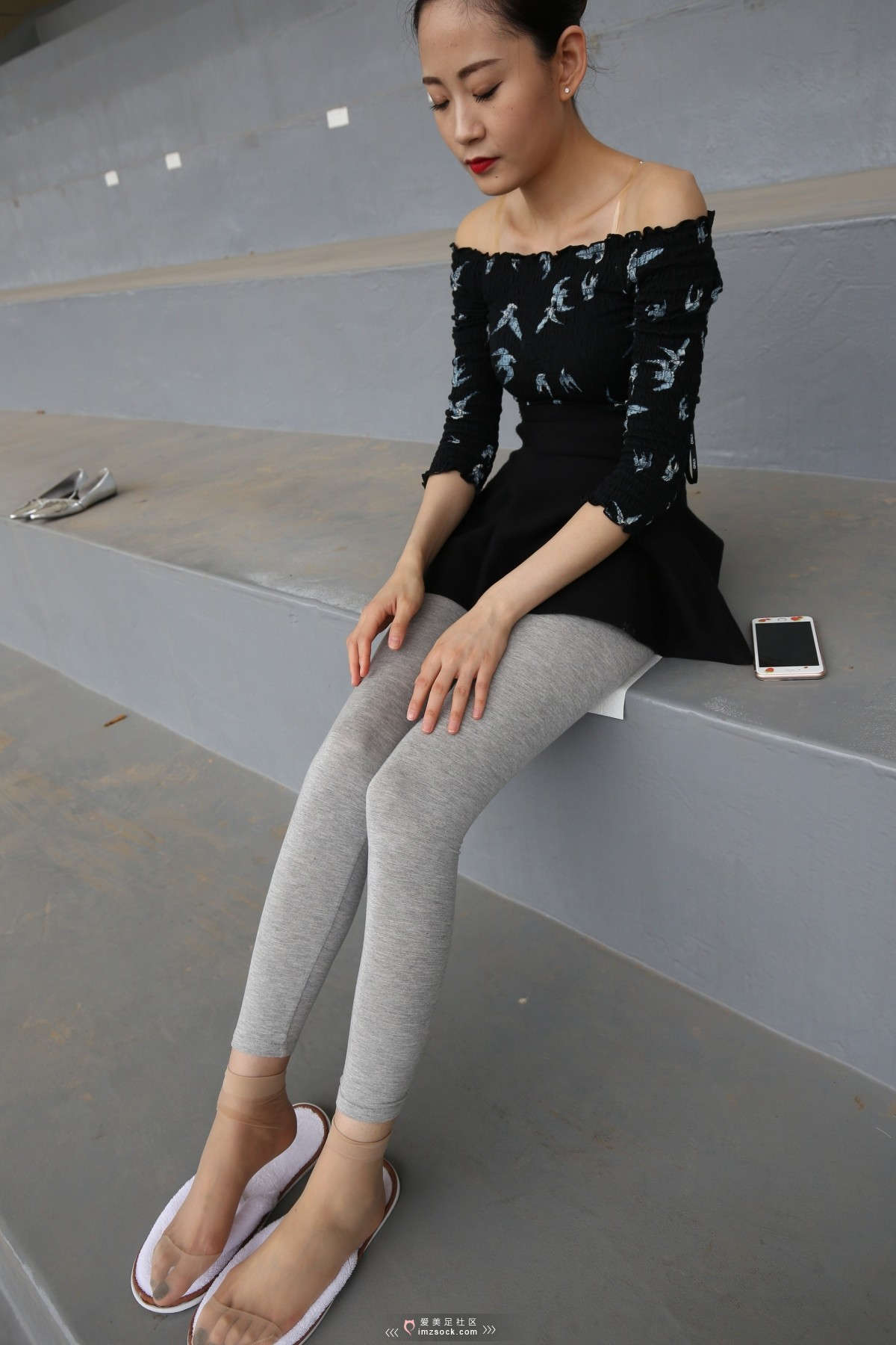 MZSOCK-2018 No.290 舞蹈系 灰色打底裤 断丝小姐姐 【上部】-日更街拍