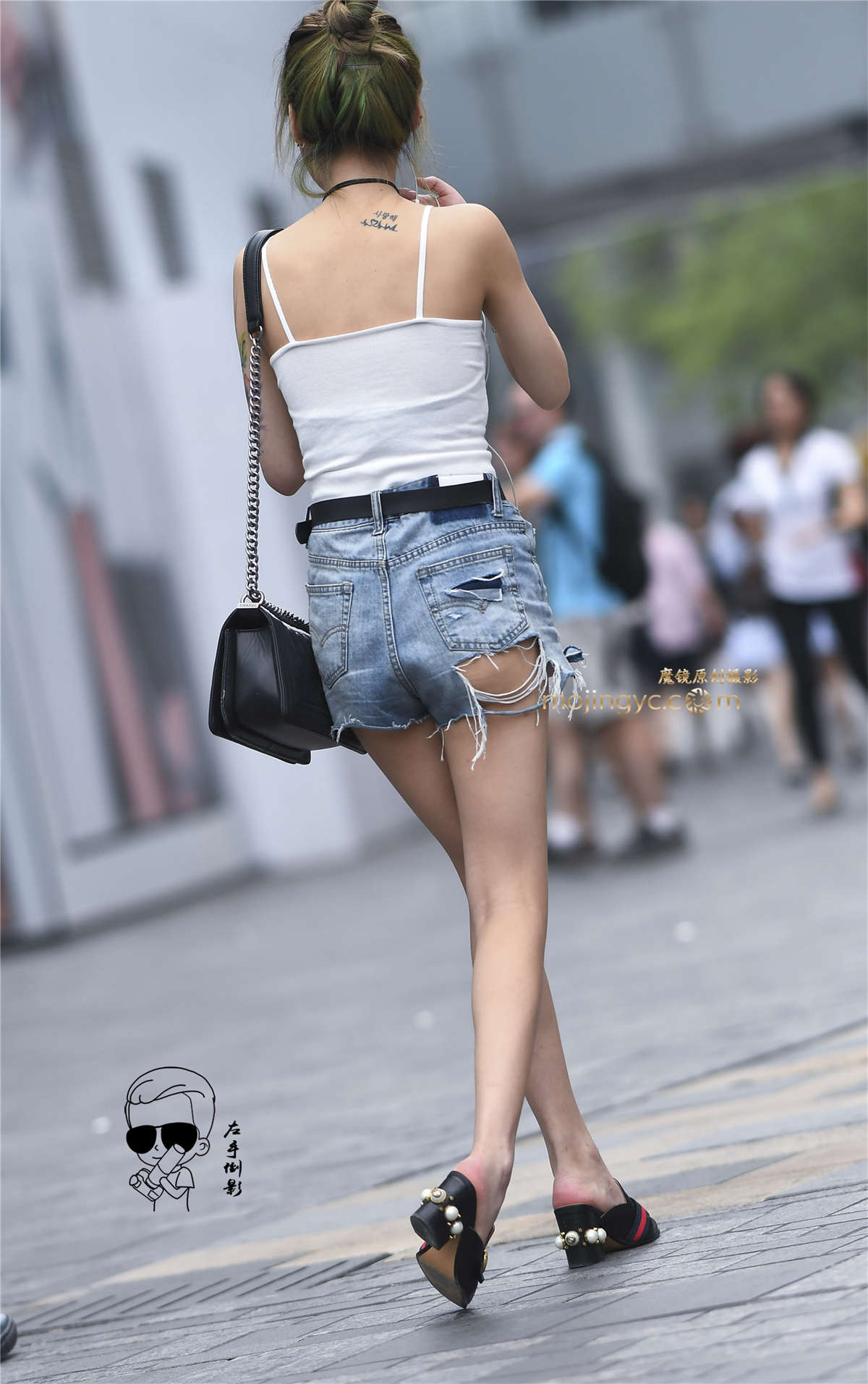 图片[2]-时尚美女破洞热裤吸晴-日更街拍