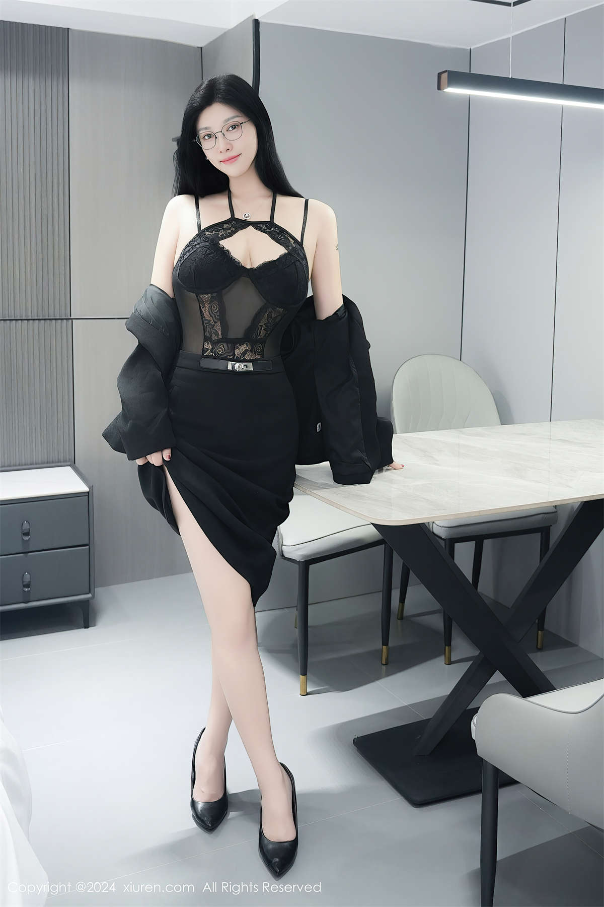 图片[2]-Xiuren秀人网 2024.12.23 NO.9639 雅茹老师-日更街拍