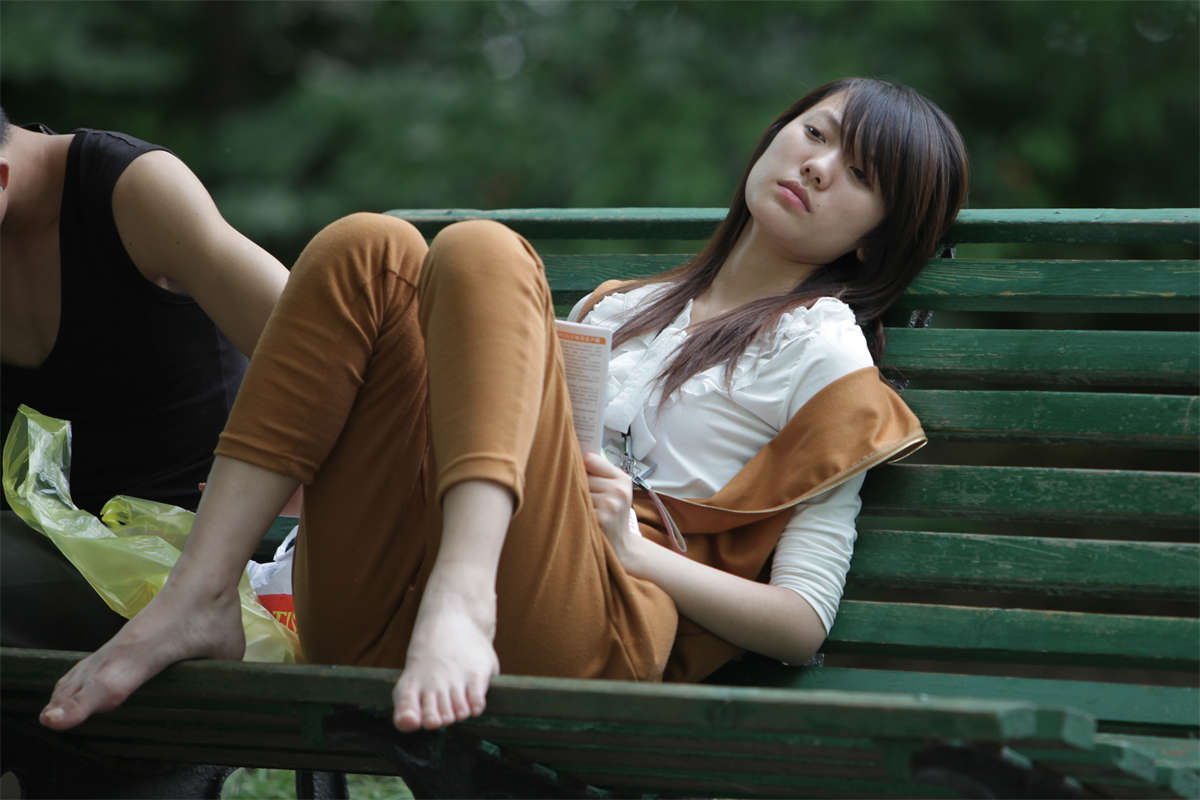 图片[2]-踏青公园街拍系列No.451 漂亮女孩的玩鞋境界-日更街拍