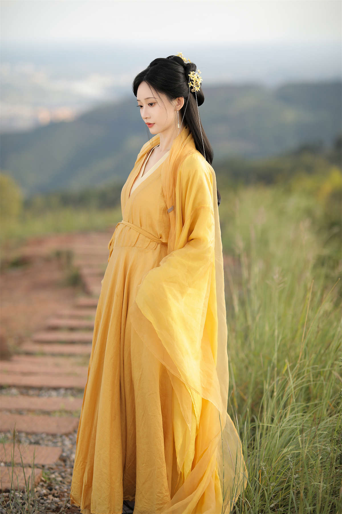 YITUYU艺图语 2023.10.12 黄衫女 嘉月月月插图1