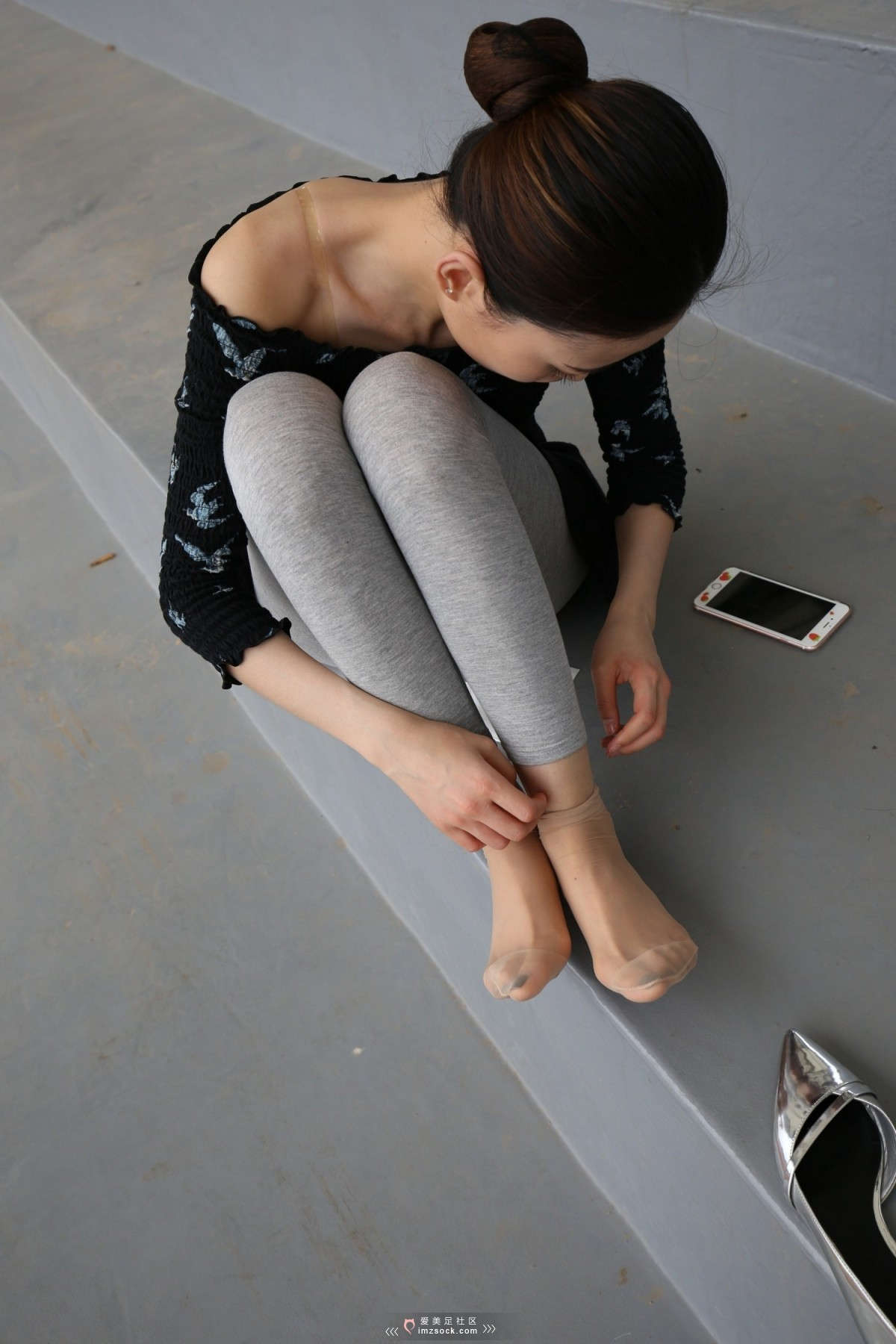 图片[2]-MZSOCK-2018 No.291 舞蹈系 灰色打底裤 短丝小姐姐 【下部】-日更街拍