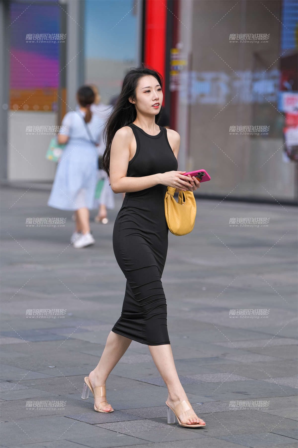 盛夏黑裙装-日更街拍