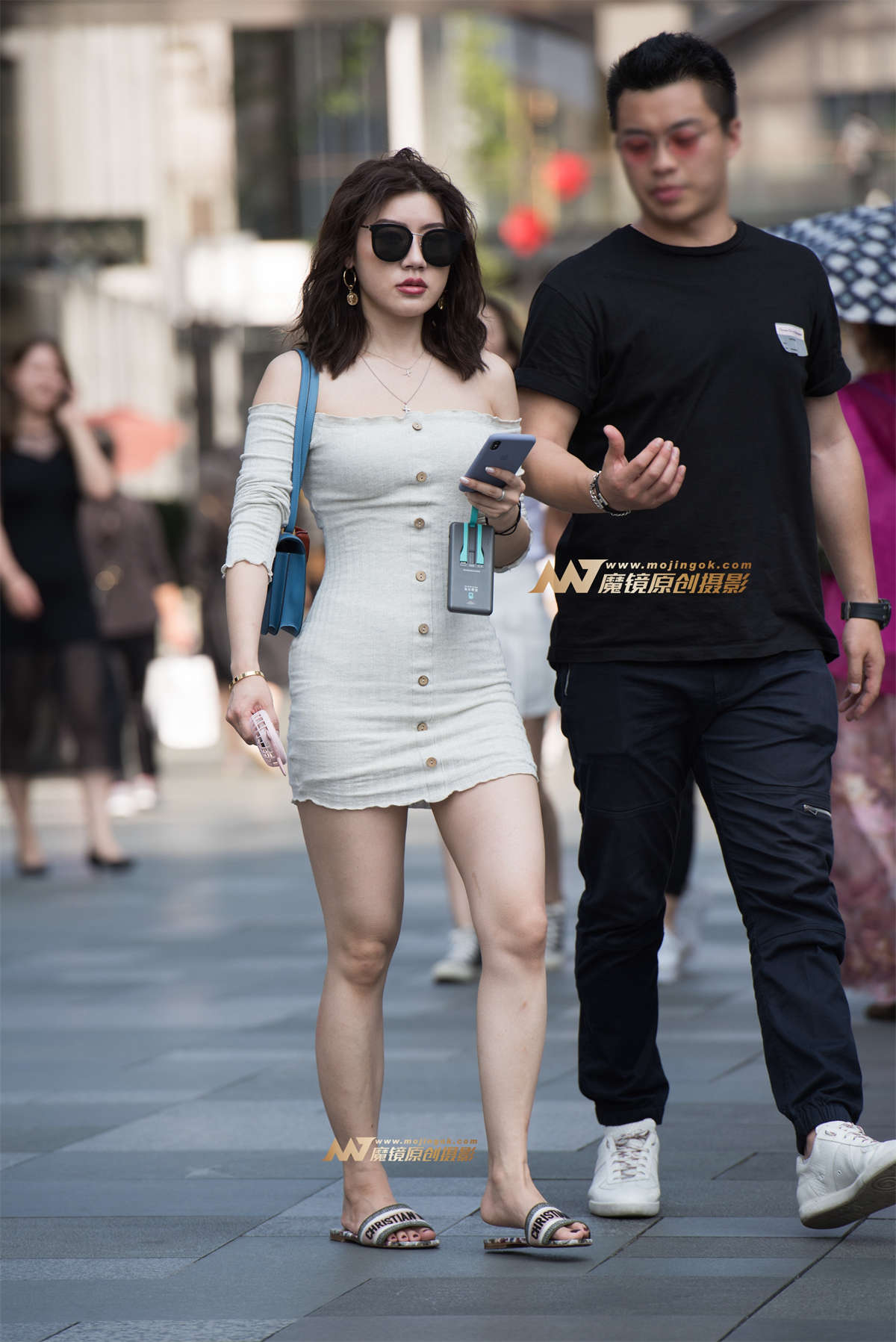 在等人的小姐姐-日更街拍