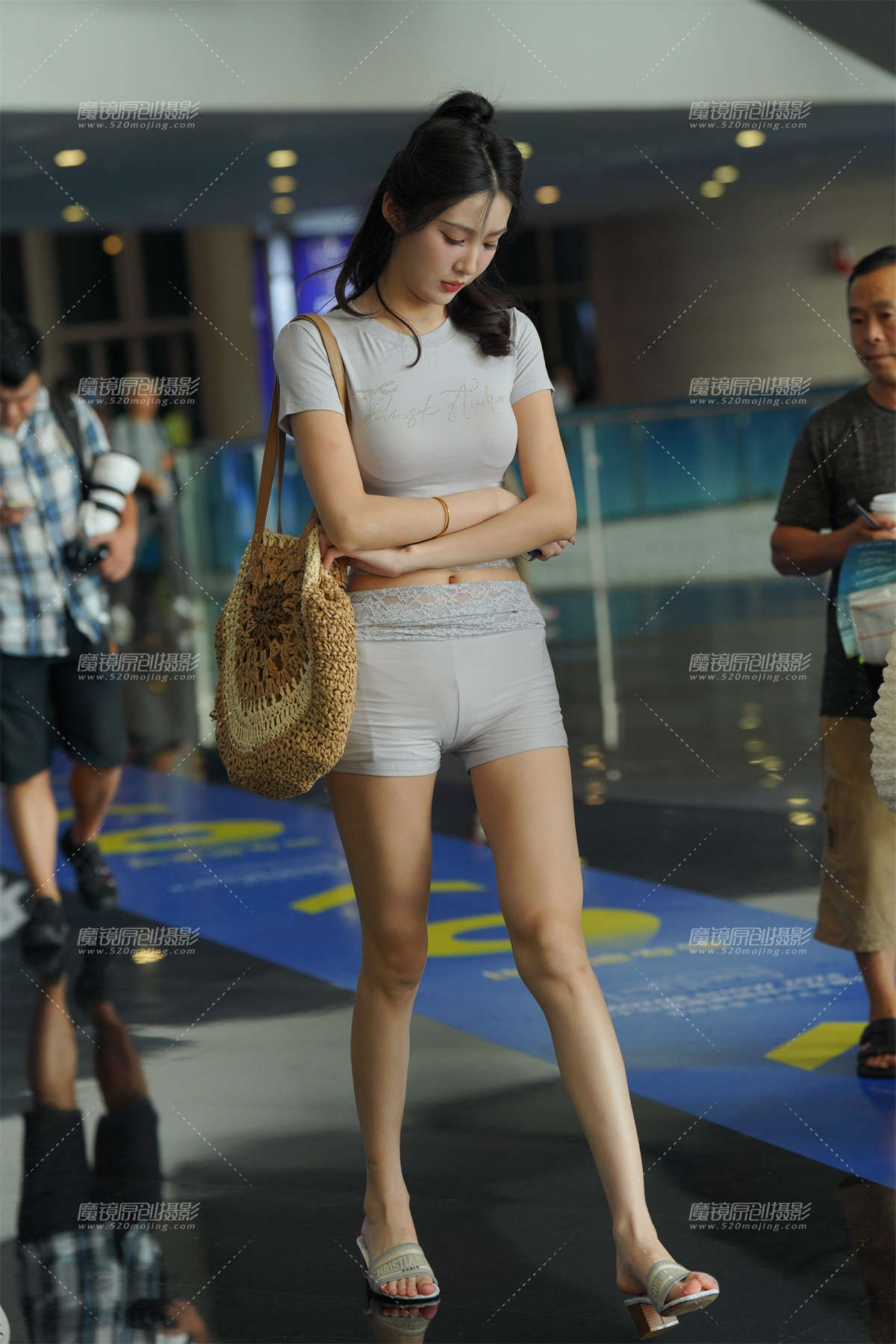 图片[2]-打底小热裤-日更街拍