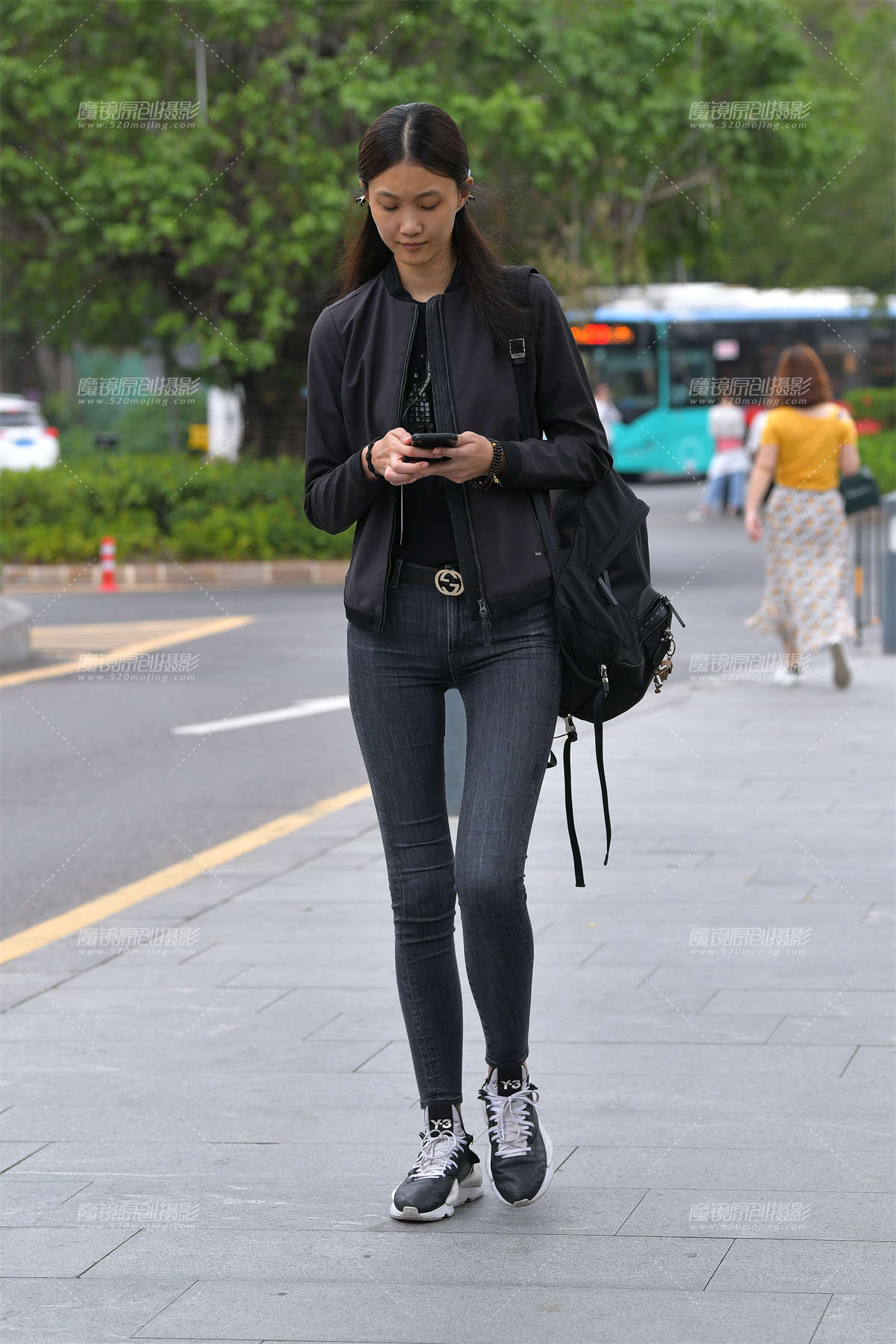 真心高挑的大长腿，紧牛-日更街拍