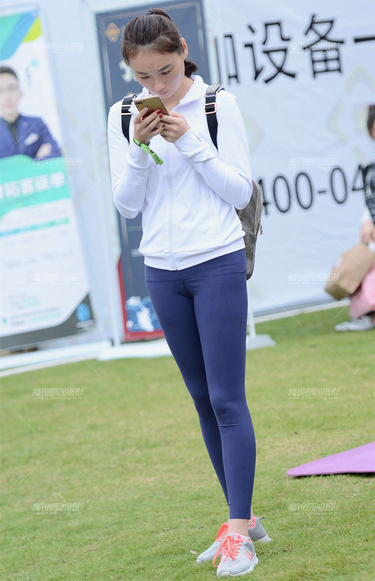 【神摄手赛帖】白色运动服，蓝色健体裤-日更街拍