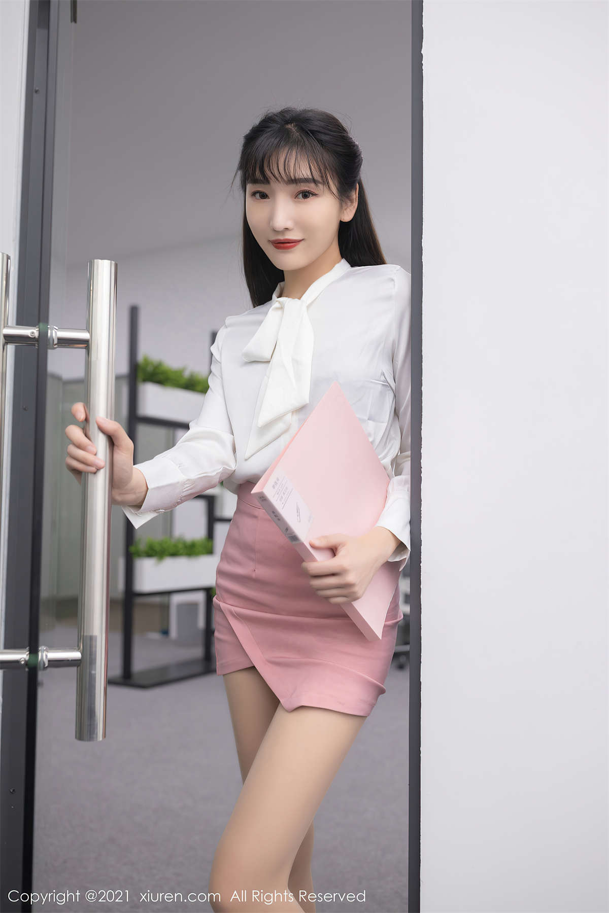 Xiuren秀人网 2021.01.21 NO.3030 陆萱萱-日更街拍