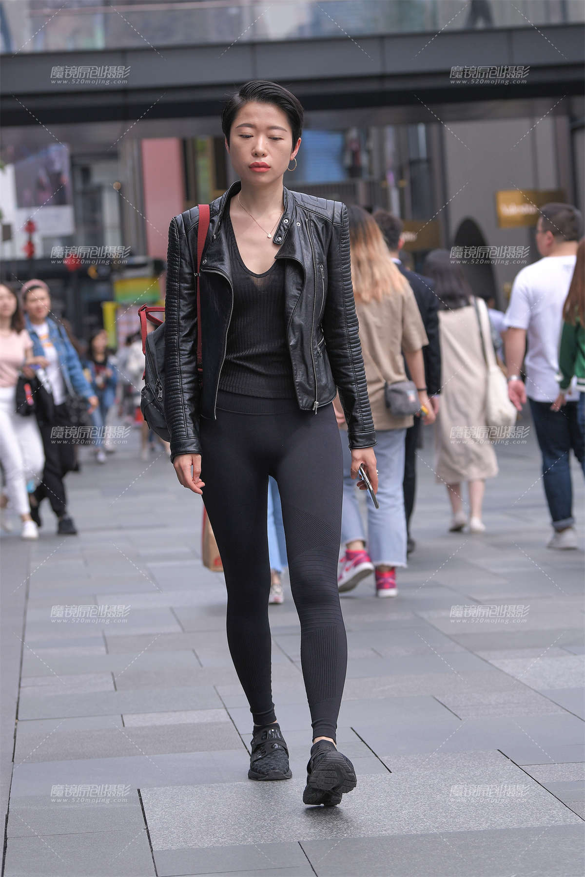 【视觉冲击赛贴】短发de黑色紧身裤-日更街拍