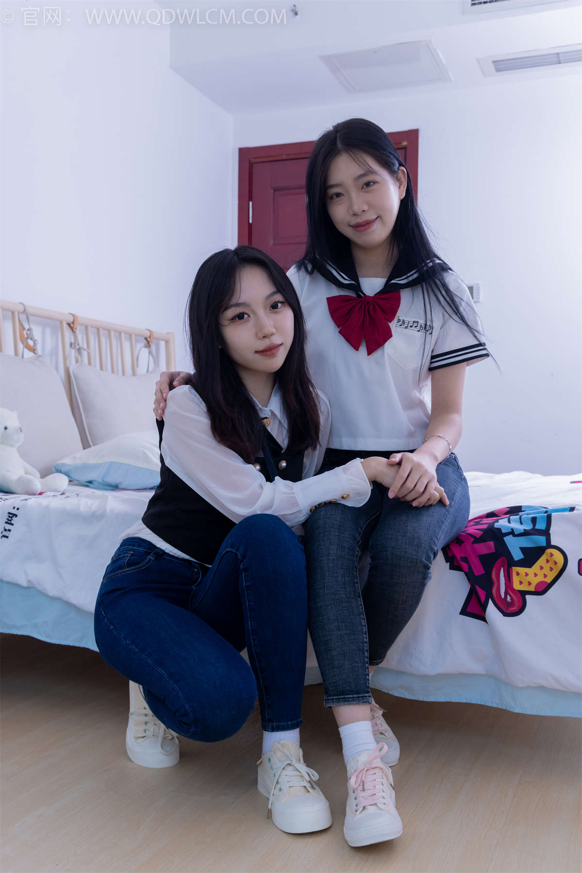 物恋传媒 NO.1835 纱纱&小谷-微风拂过-日更街拍