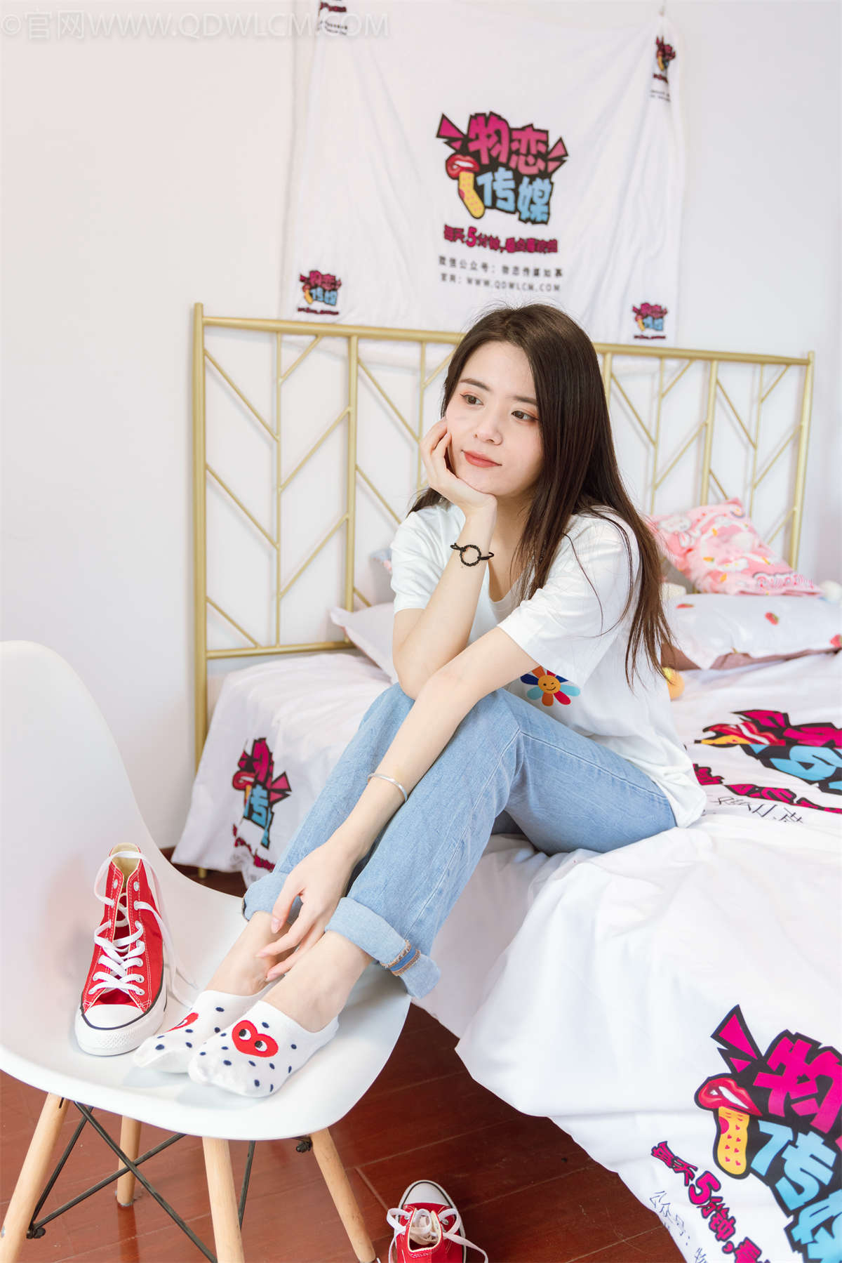 物恋传媒 NO.1093 然然-曾经的她-日更街拍