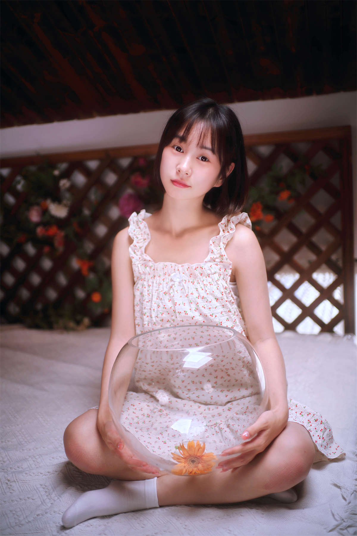 YITUYU艺图语 2022.08.06 疯狂的鱼缸是我的宇航服，我带上心爱的非洲菊去登月 小微插图1