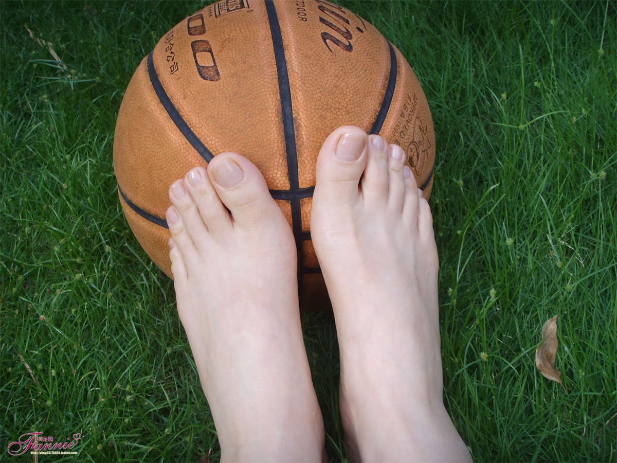 Fannie芬妮美足园NO.452 晨运小憩系列-日更街拍