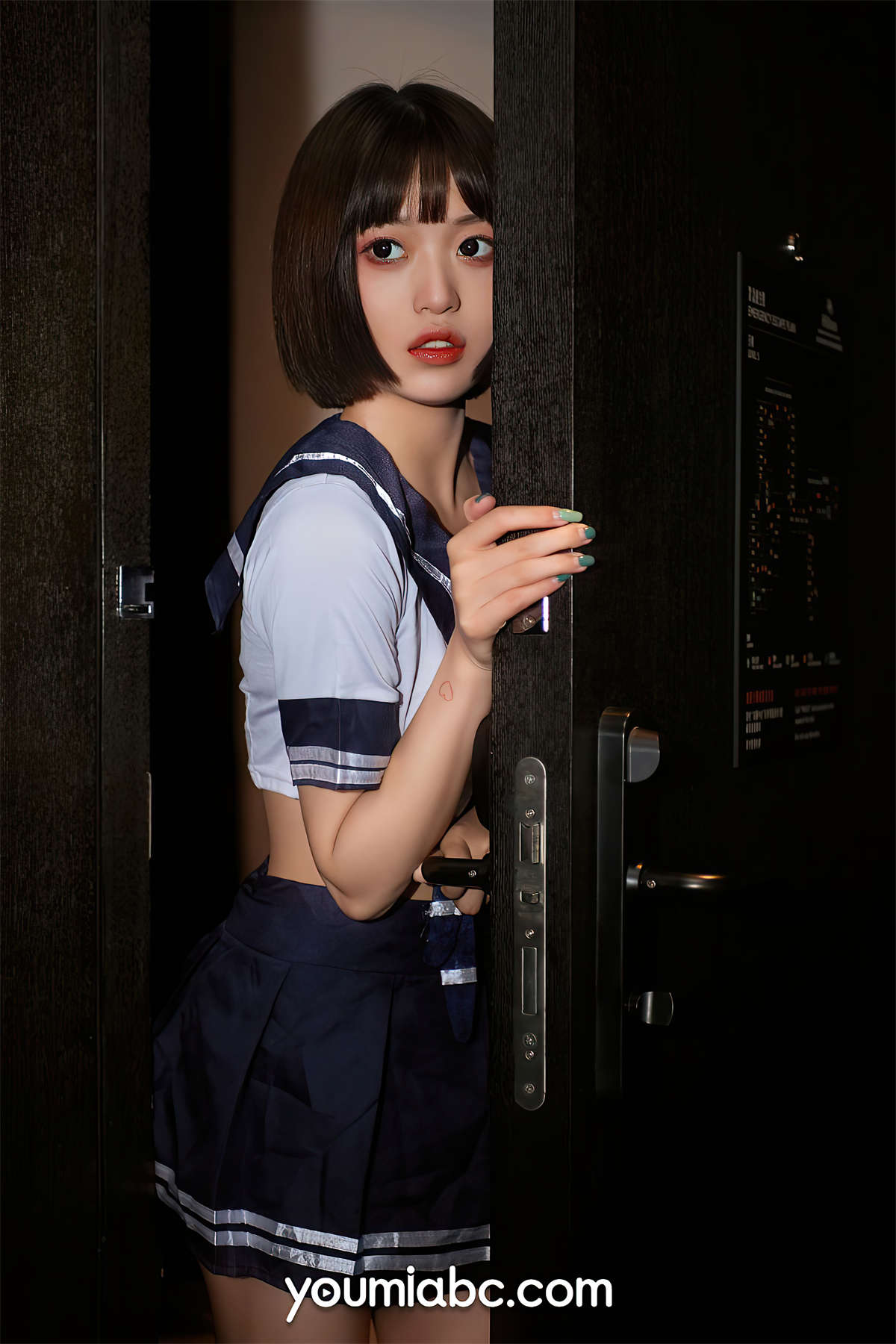 YouMi尤蜜 2021.07.19 放学等我 萌萌-日更街拍