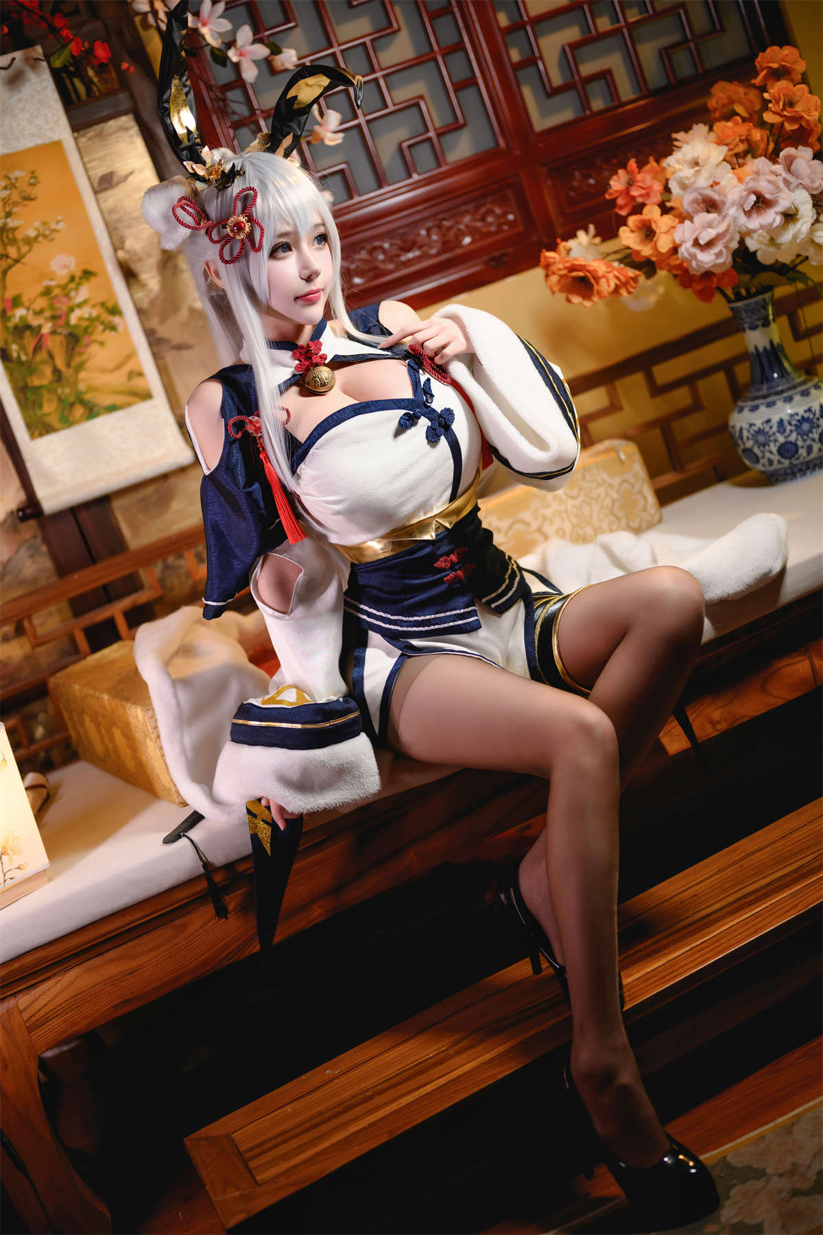 图片[2]-凛子酱 旗袍兔兔-日更街拍