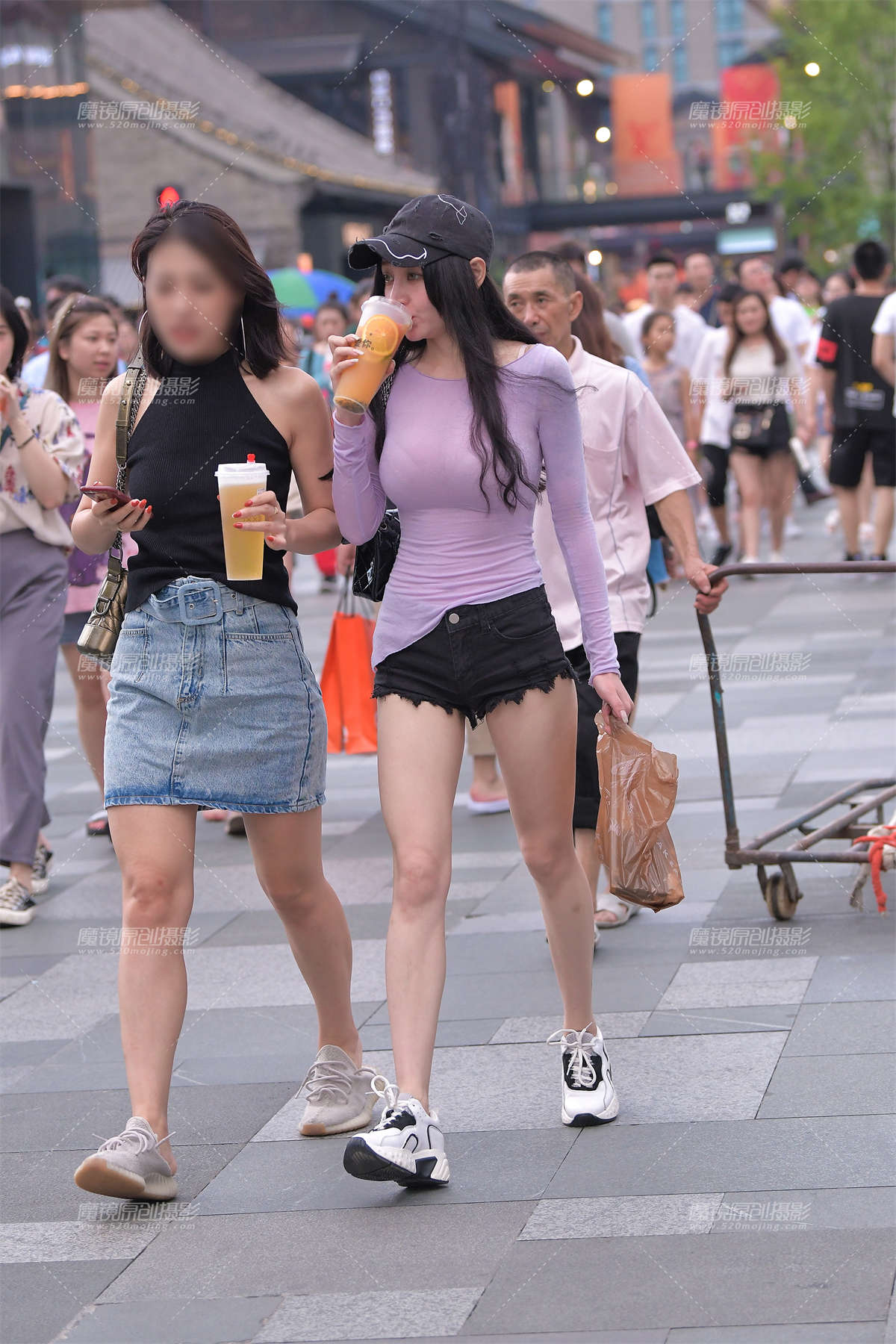 【视觉冲击赛贴】丰满的热裤长腿小姐姐-日更街拍