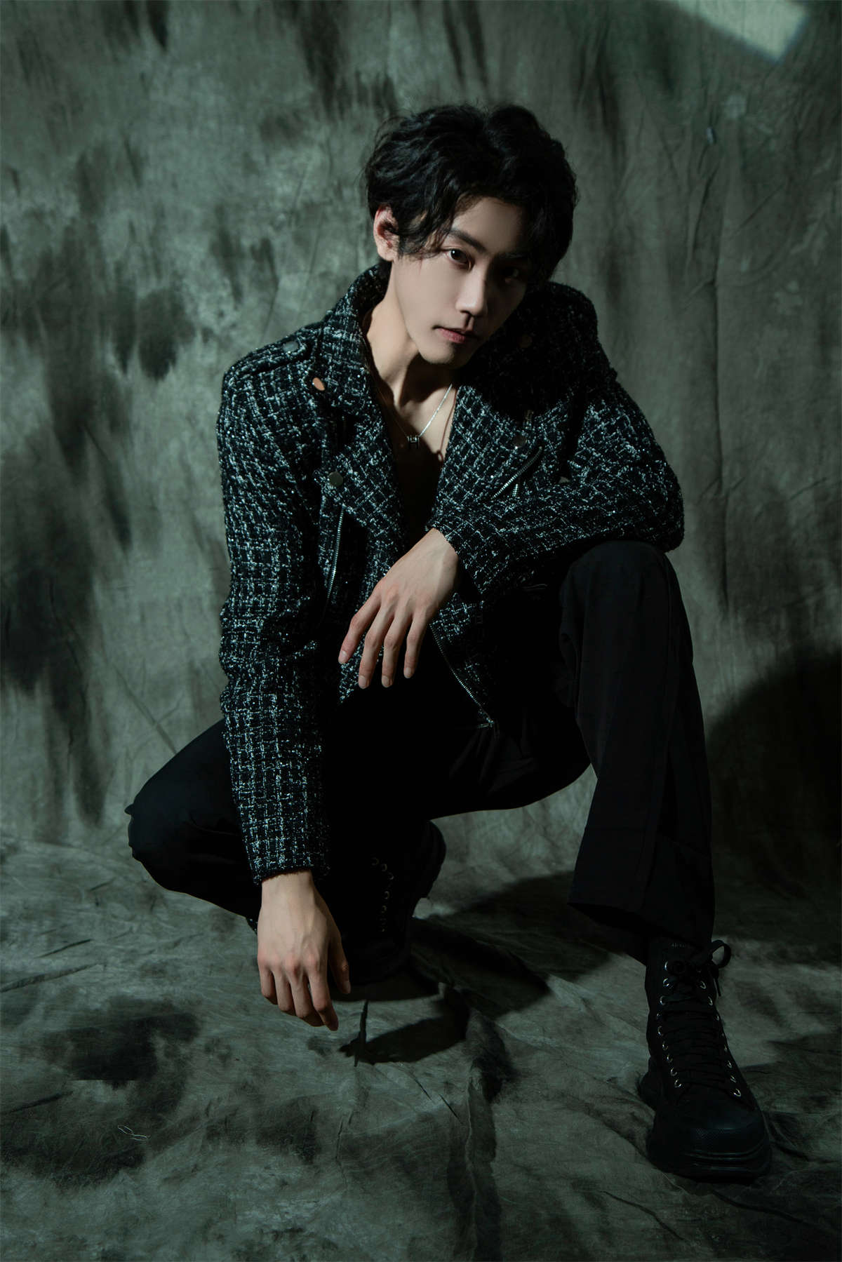 YITUYU艺图语 2022.08.03 光影与男孩 温柔的朱朱插图1