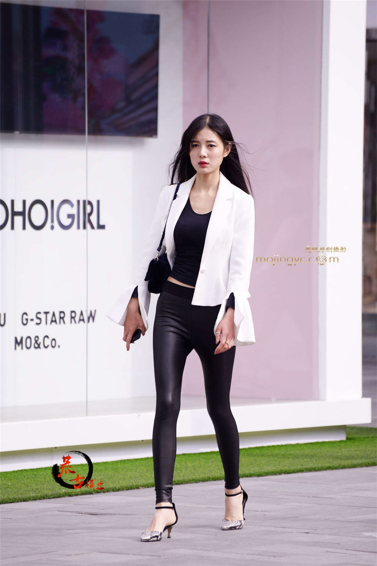 4-13皮裤-日更街拍