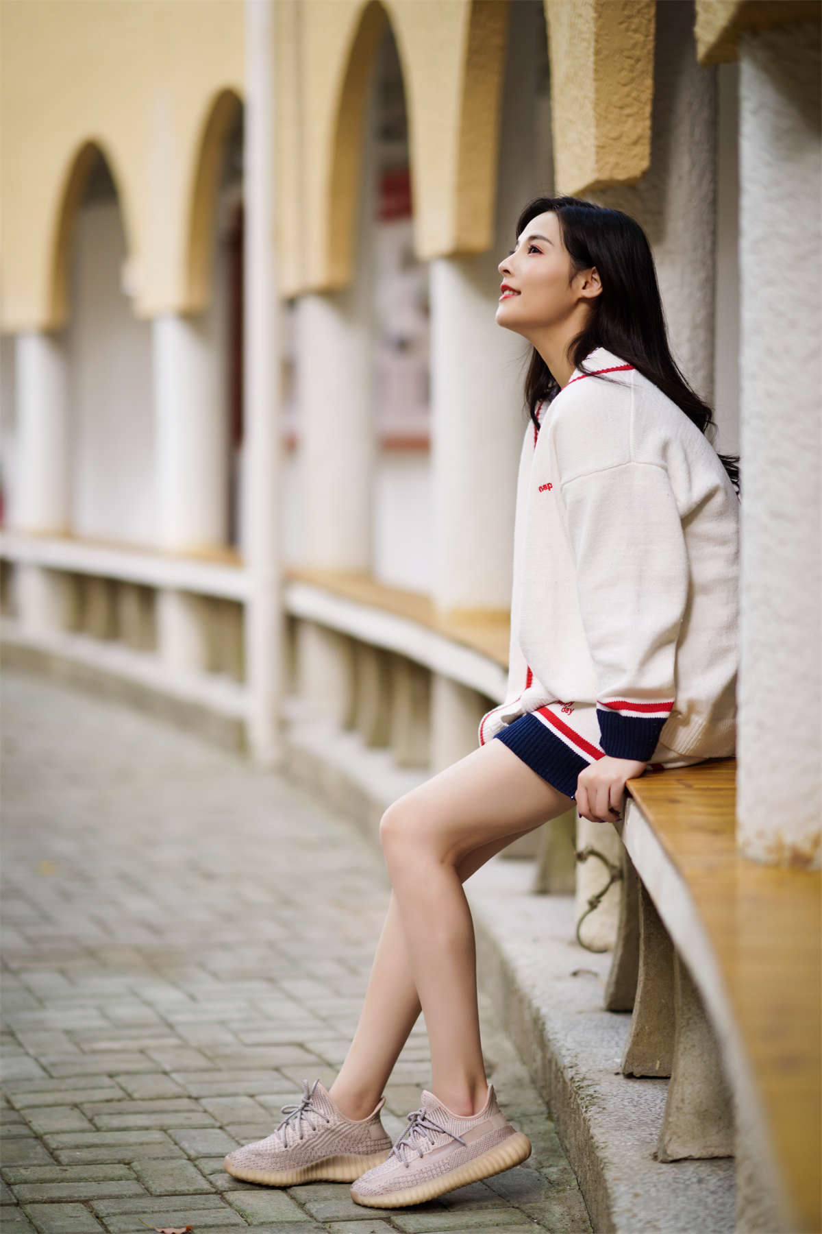 图片[2]-YITUYU艺图语 2022.02.12 音乐学院斑驳的光影 小容-日更街拍