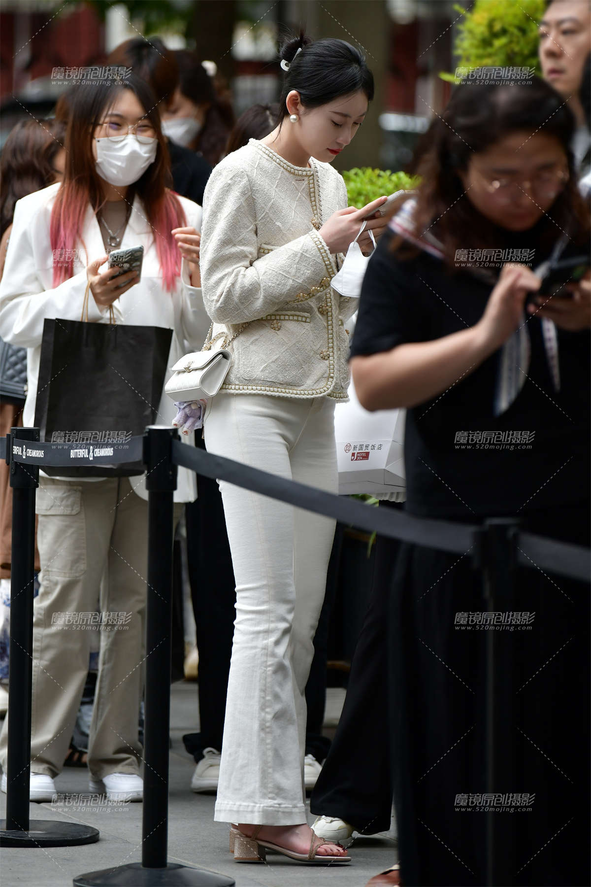 ★白牛仔裤美女-日更街拍