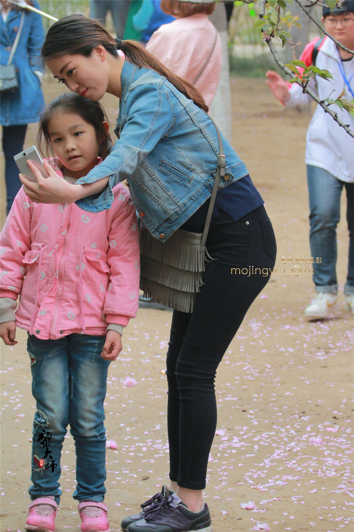 图片[2]-【女人与花系列】笑容灿烂的牛仔黑牛（35P）-日更街拍